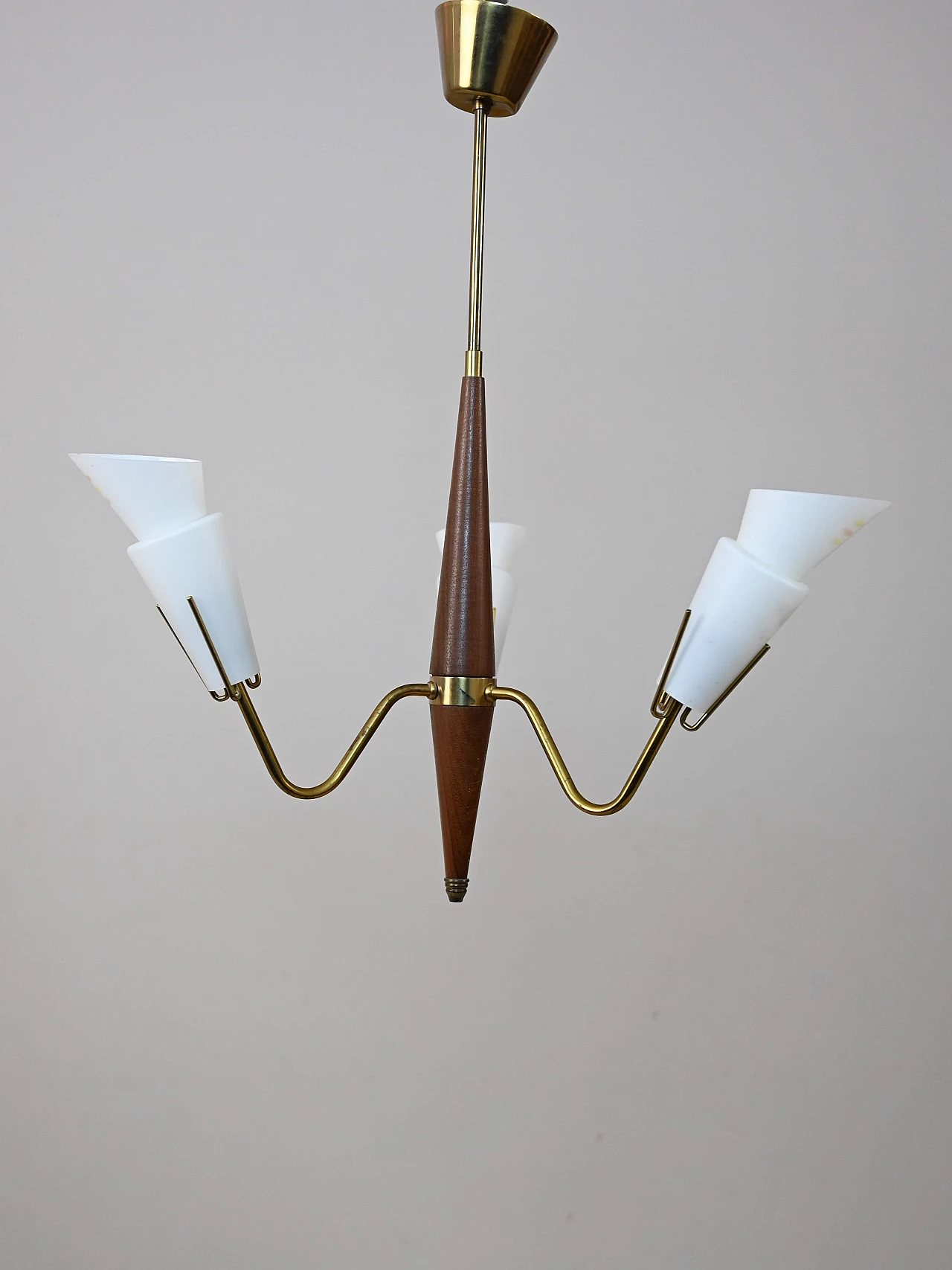Lampadario in teak a tre luci con bracci in ottone e paralumi in vetro opalino, anni '60 2