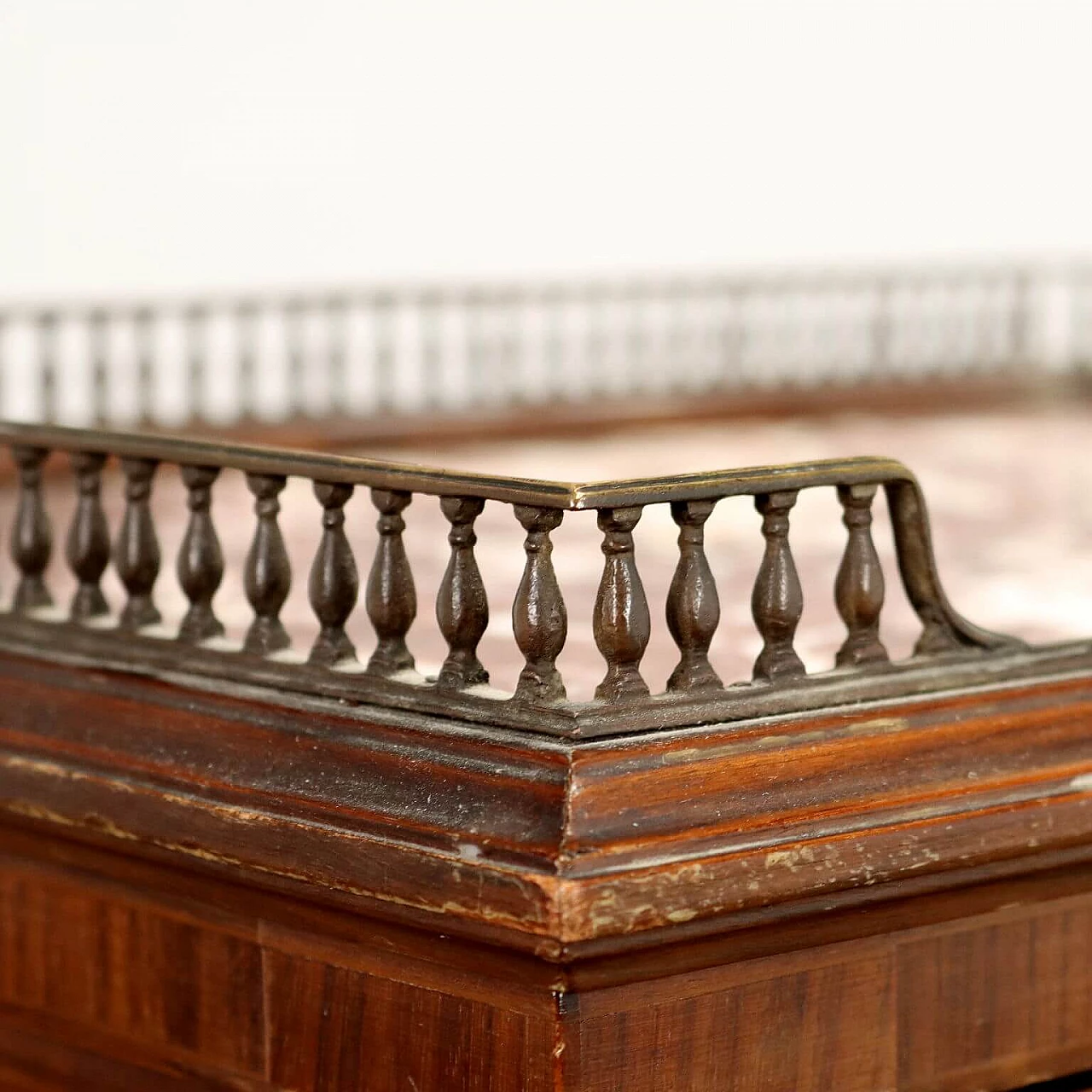 Comodino in legno intarsiato con piano in marmo Macchia Vecchia 5