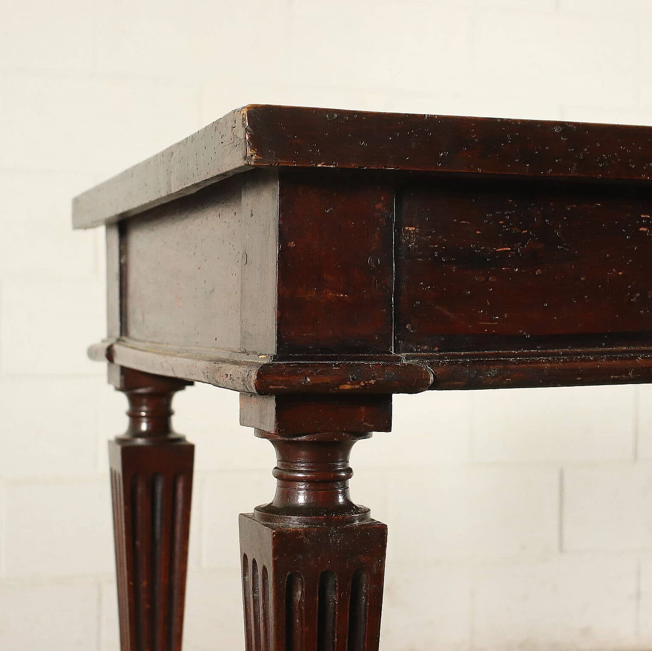 Pair of neoclassical walnut console tables, 18th century 7