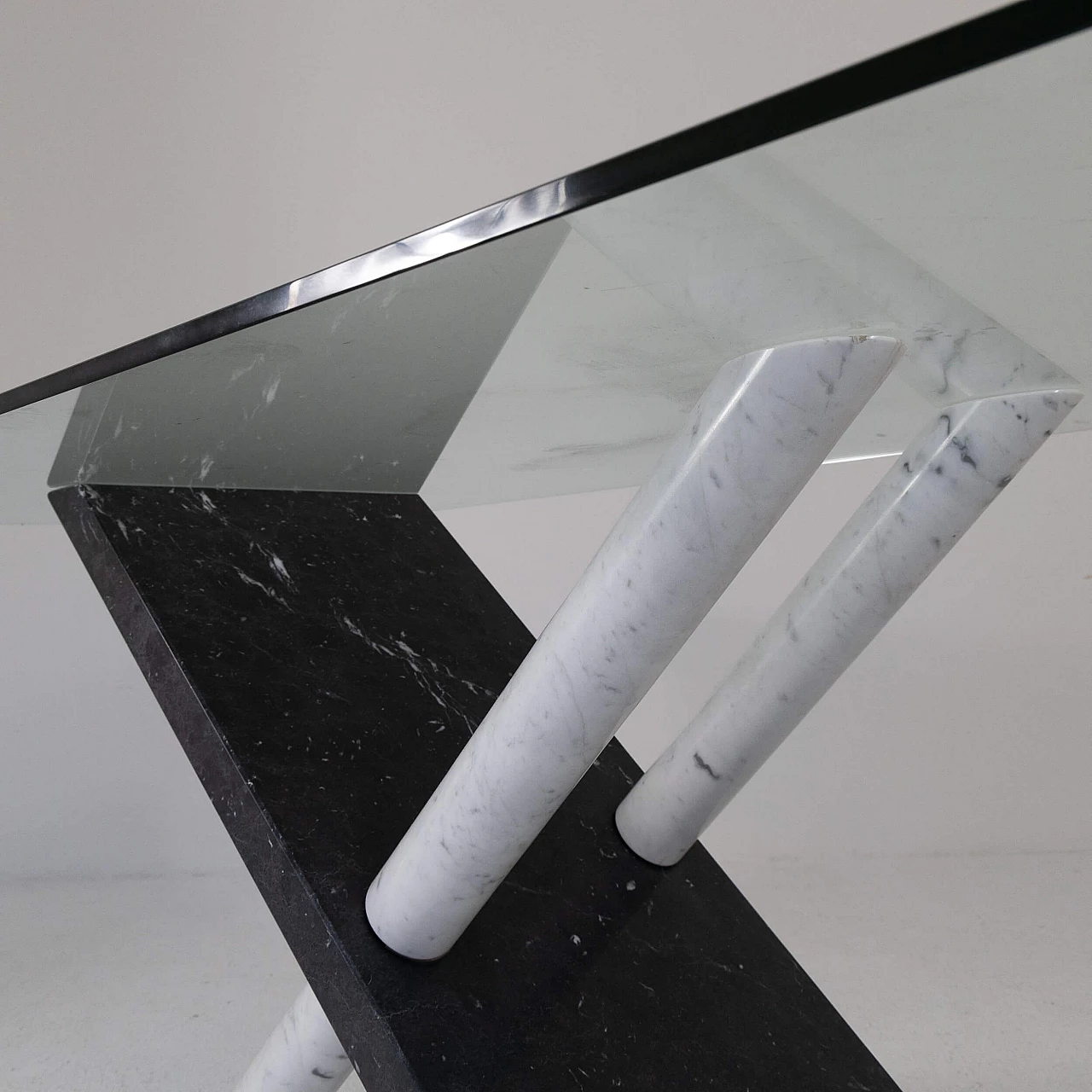 Tavolo in marmo e vetro di Cattelan, anni '80 6