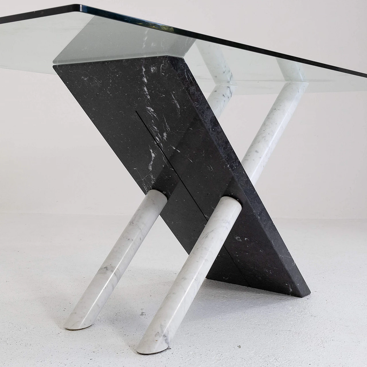 Tavolo in marmo e vetro di Cattelan, anni '80 9
