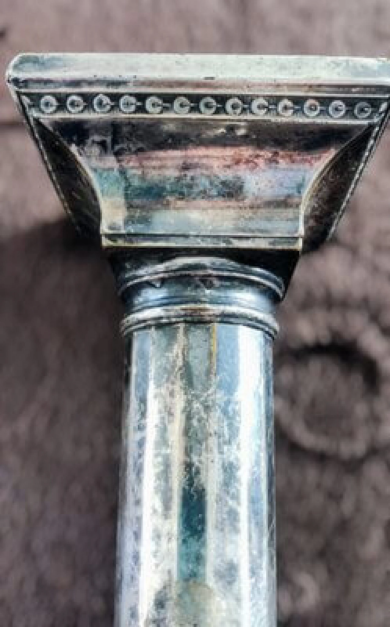 Coppia di candelabri Impero placcati in argento, '800 3