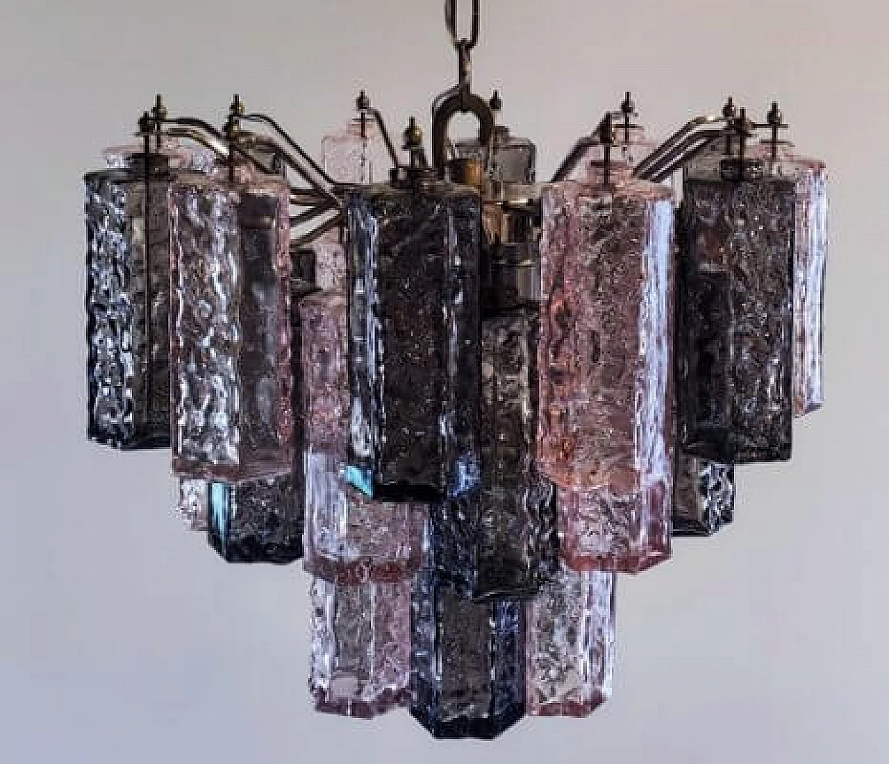 Facetted Murano glass and chrome-plated steel chandelier, 1970s 72