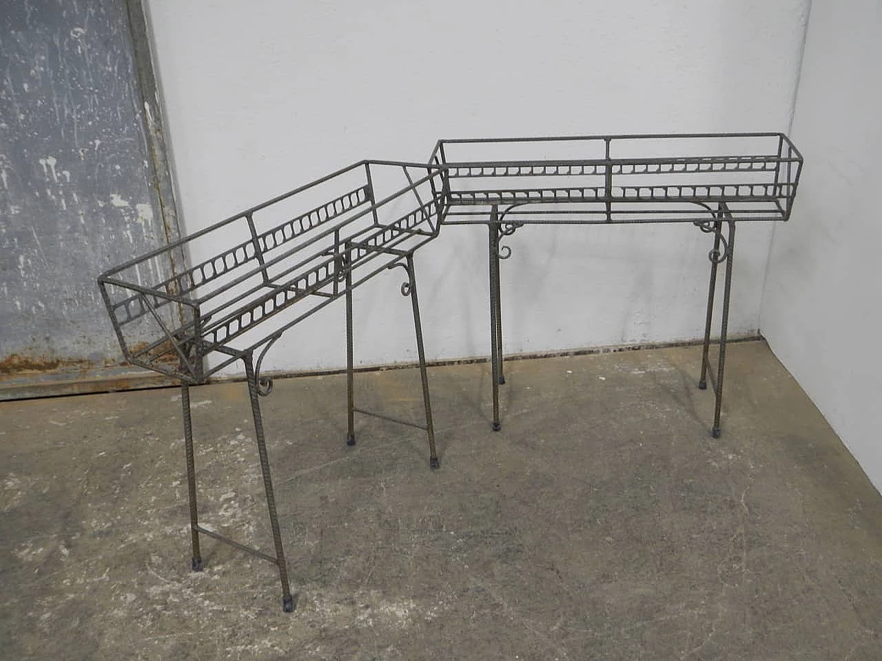 Pair of wrought iron flower holders, 1970s 1