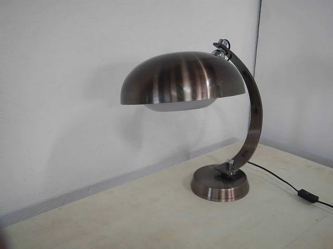 Aluminum and metal table lamp attributed to Arredoluce, 1970s 2