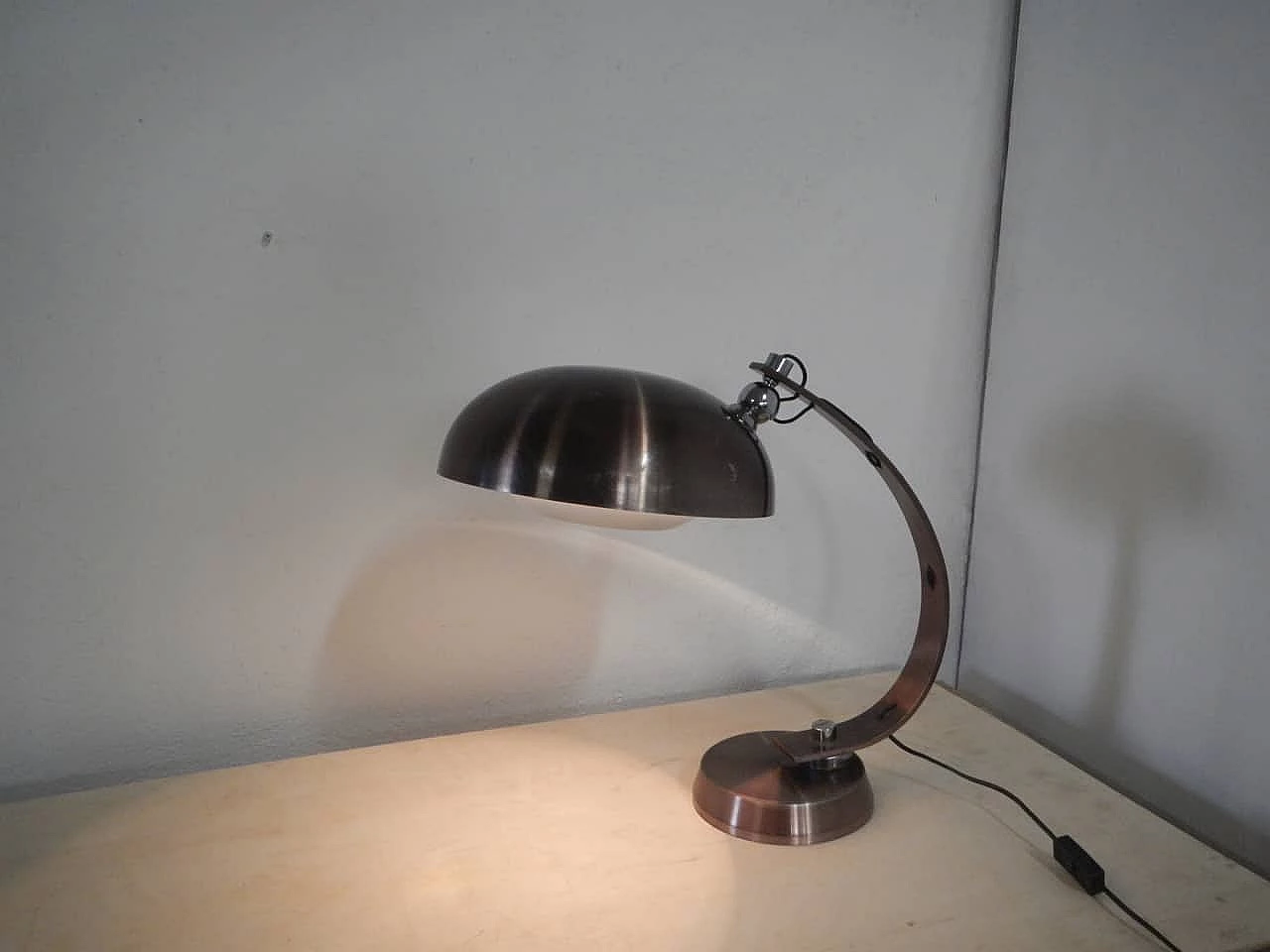 Aluminum and metal table lamp attributed to Arredoluce, 1970s 6