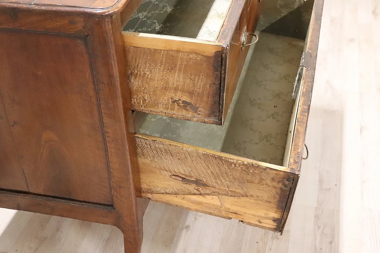 Louis XV walnut commode, 18th century 7