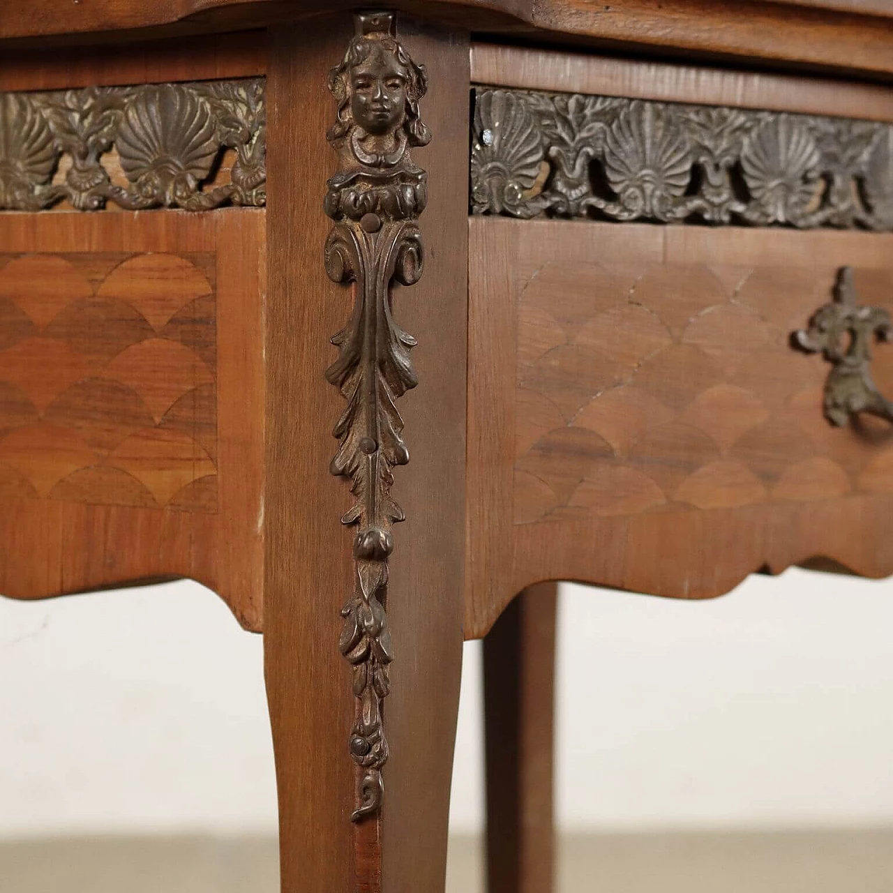 Pair of wood bedside tables with inlays and bronze details 7