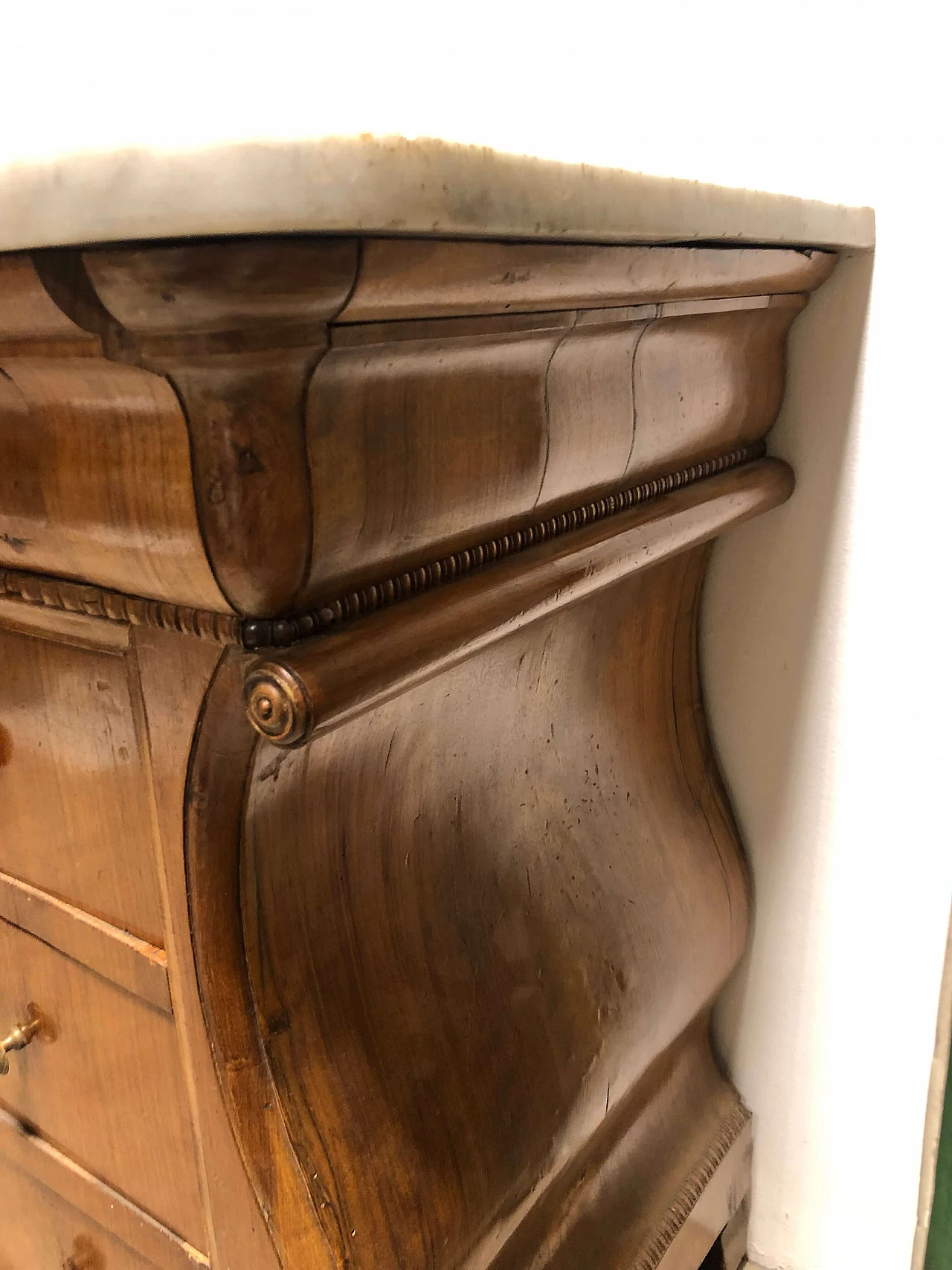 Piedmontese Charles X walnut and marble commode, first half of the 19th century 5