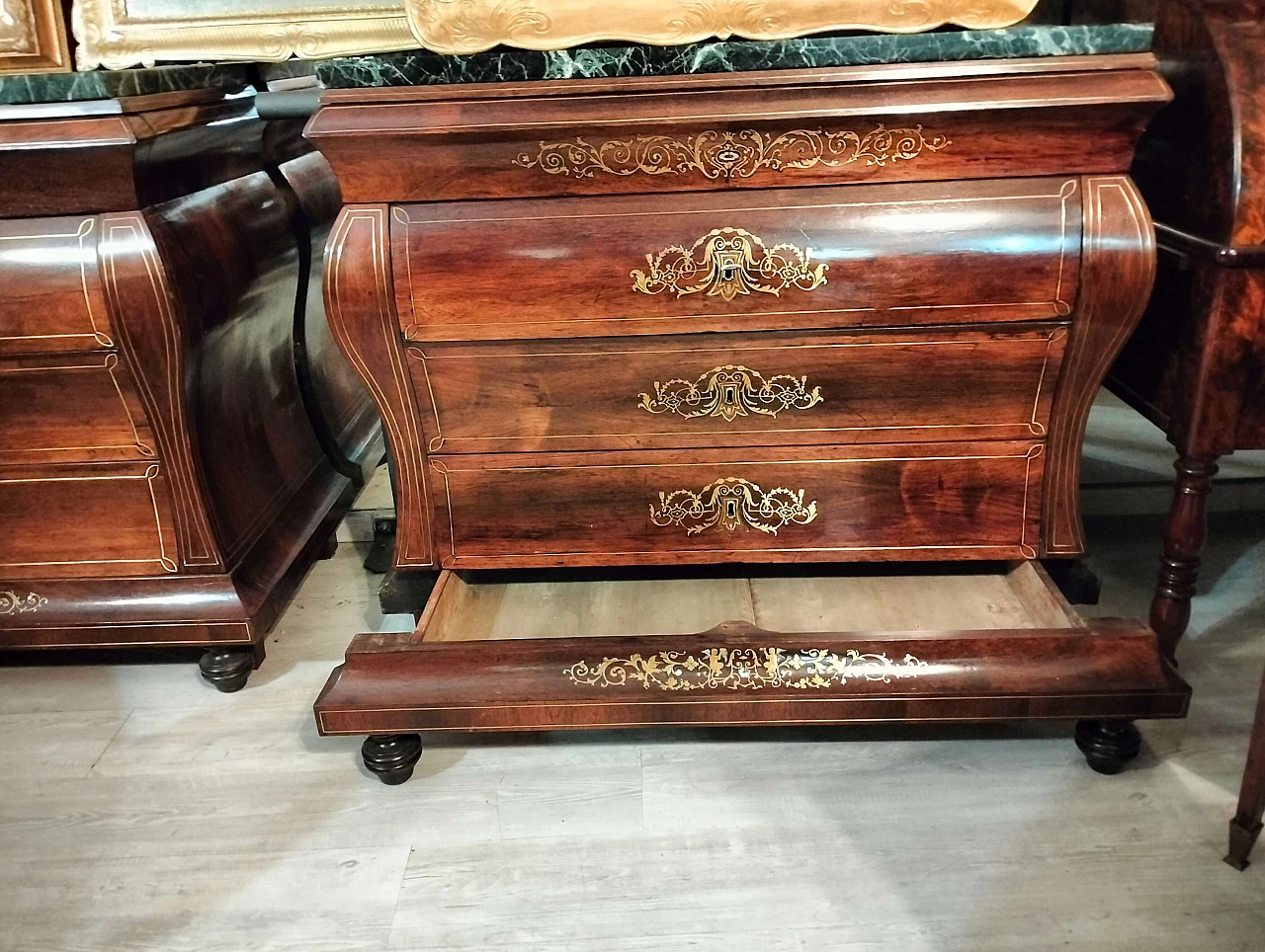 Coppia di comò spagnoli in palissandro con marmi verdi, '800 2