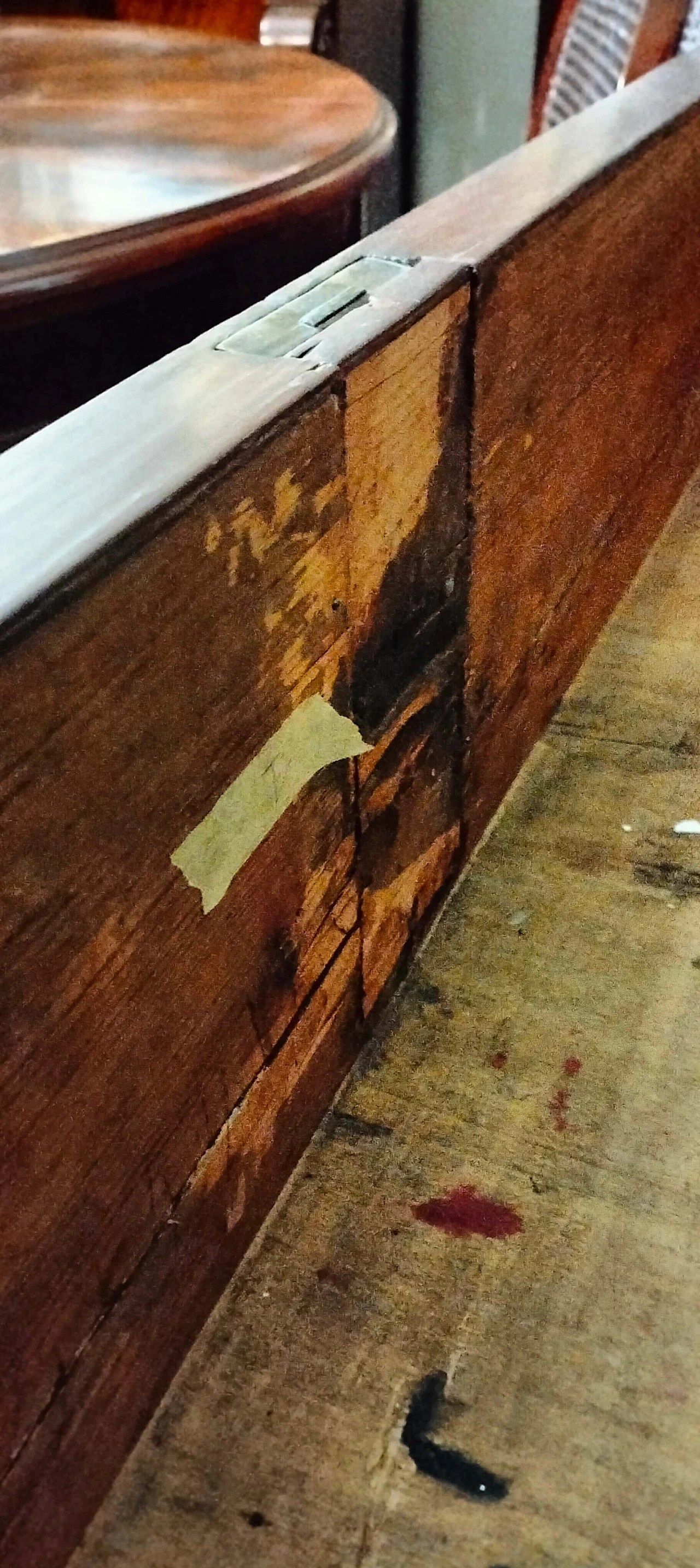 Coppia di comò spagnoli in palissandro con marmi verdi, '800 9