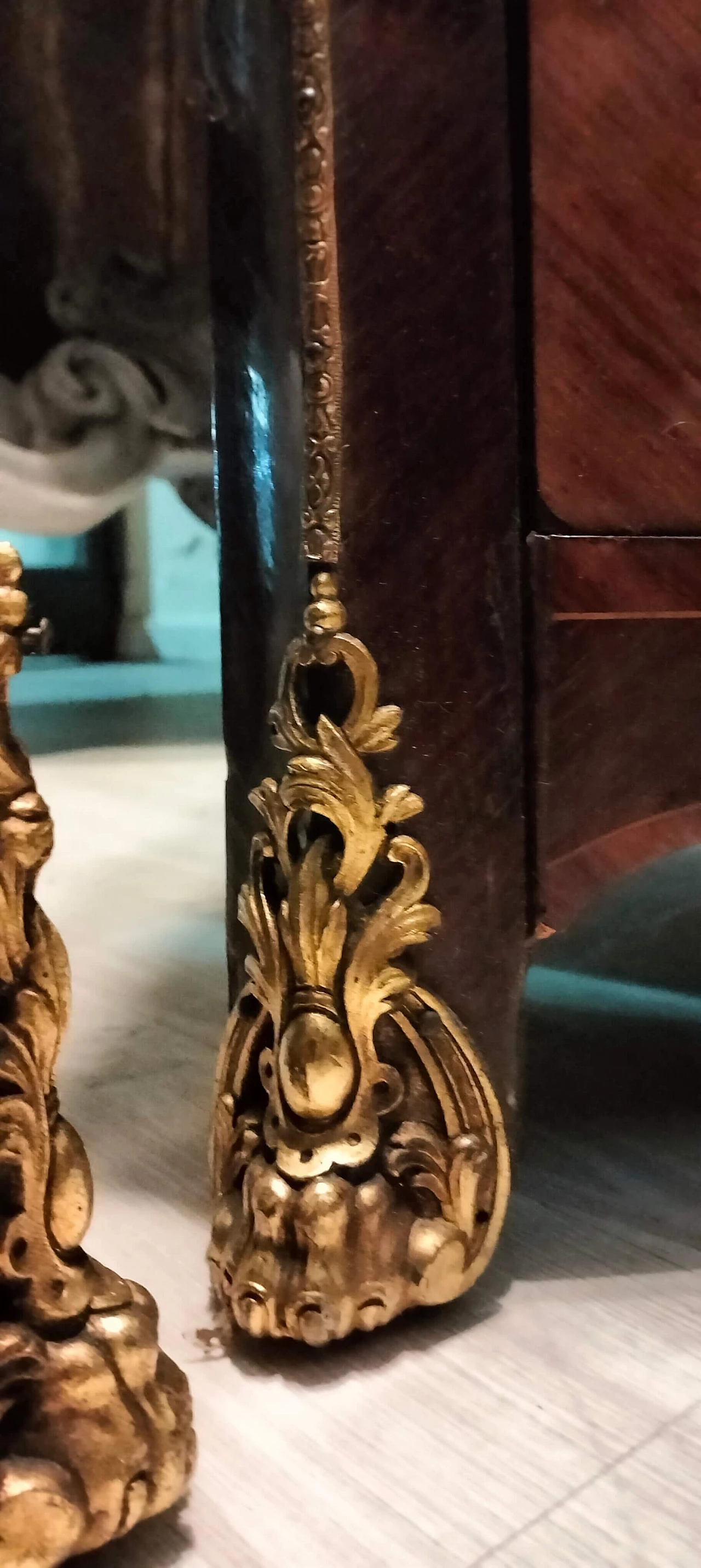 Coppia di angoliere Napoleone III in legno di rosa, ebano e marmo, '800 4