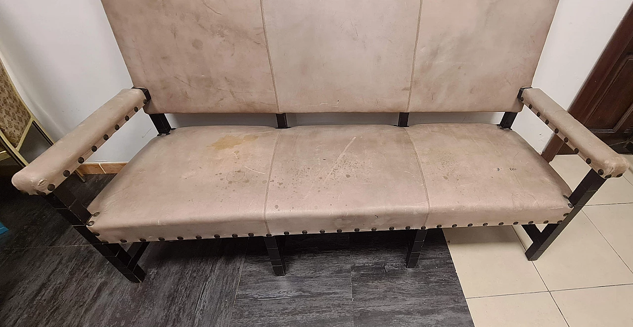 Divano a tre posti in legno laccato nero, pelle grigia e ottone, anni '80 6