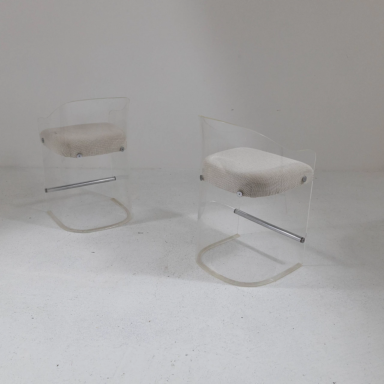 Pair of plexiglass, metal and fabric armchairs, 1960s 7