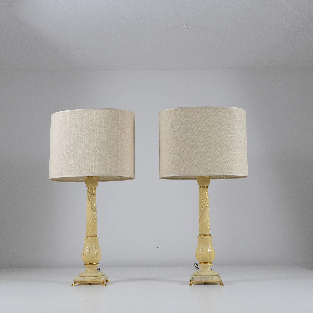 Coppia di lampade da tavolo in alabastro di Volterra, anni '70 2