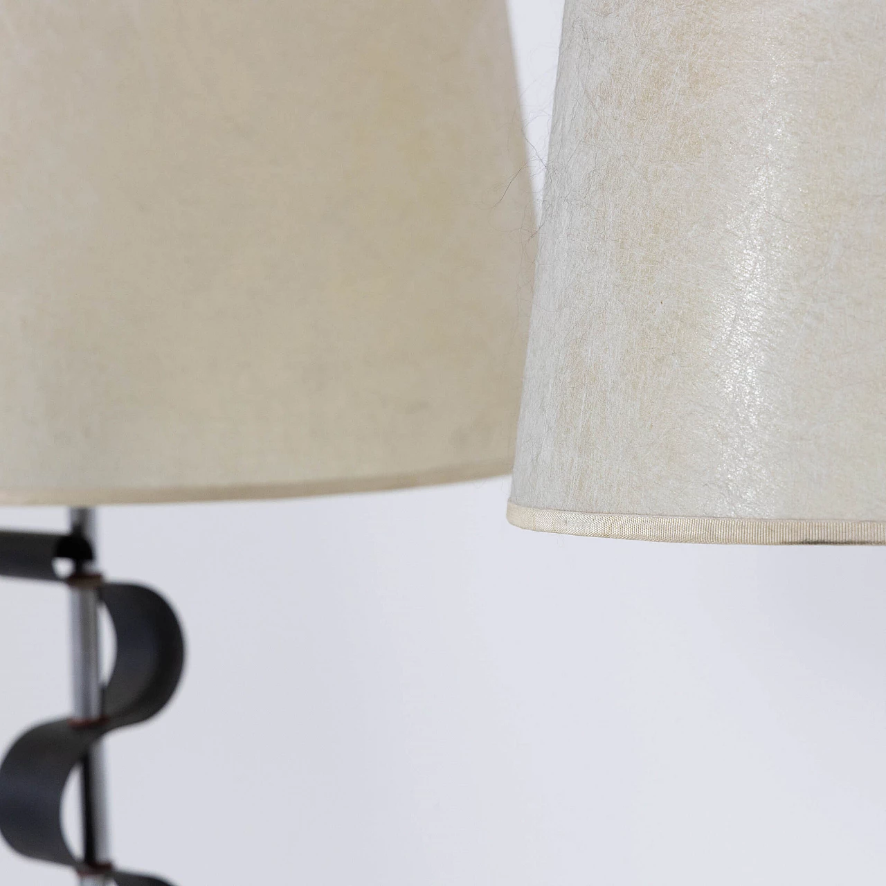 Coppia di lampade da tavolo in metallo cromato e verniciato, anni '50 6