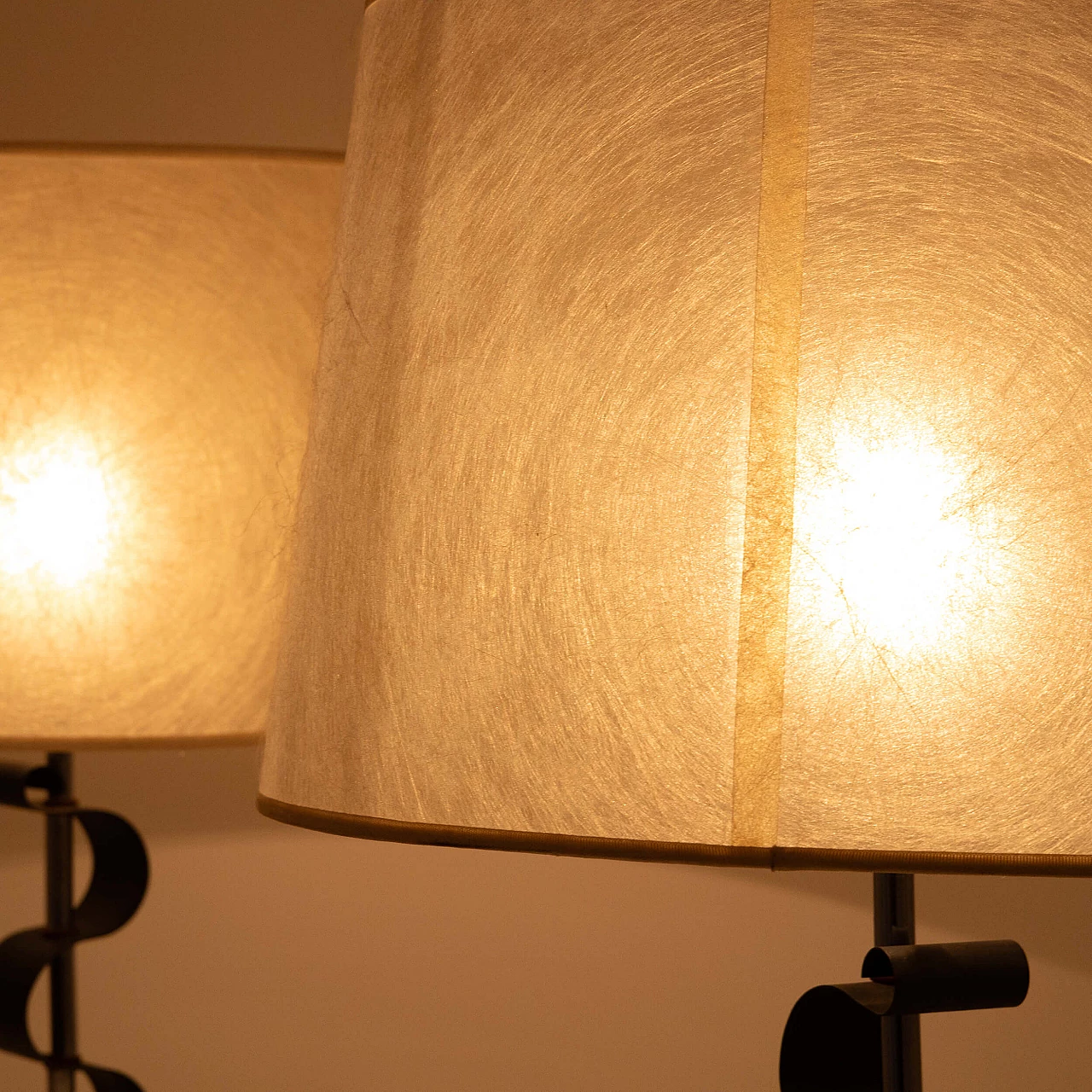 Coppia di lampade da tavolo in metallo cromato e verniciato, anni '50 11