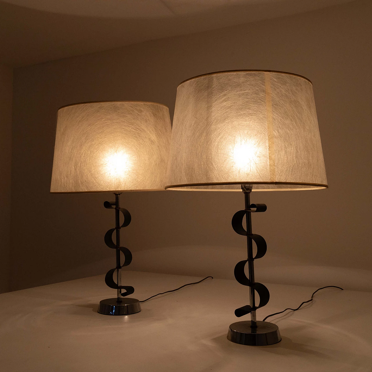 Pair of chromed and varnished metal table lamps, 1950s 13