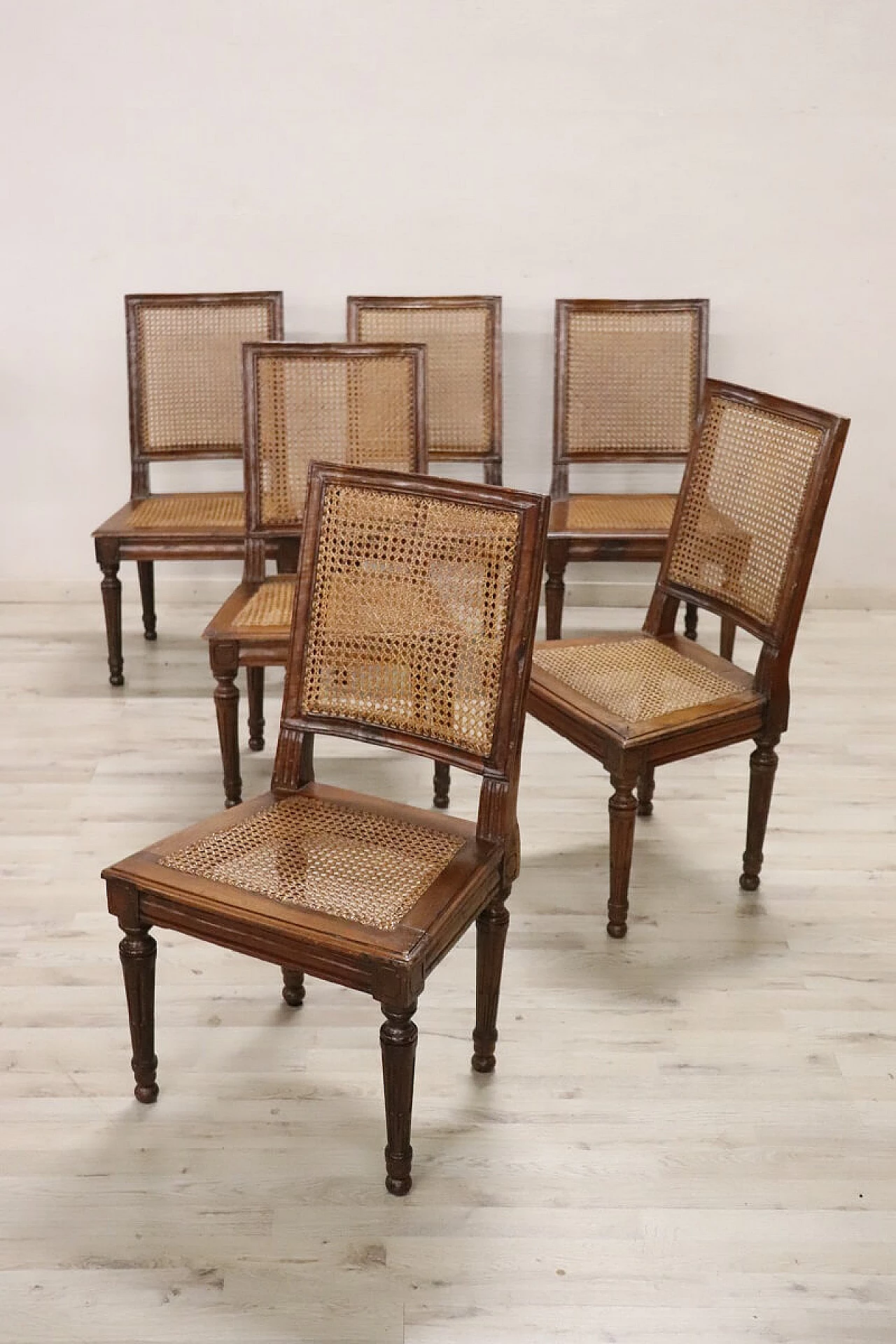 6 Vienna walnut and straw chairs, 18th century 2