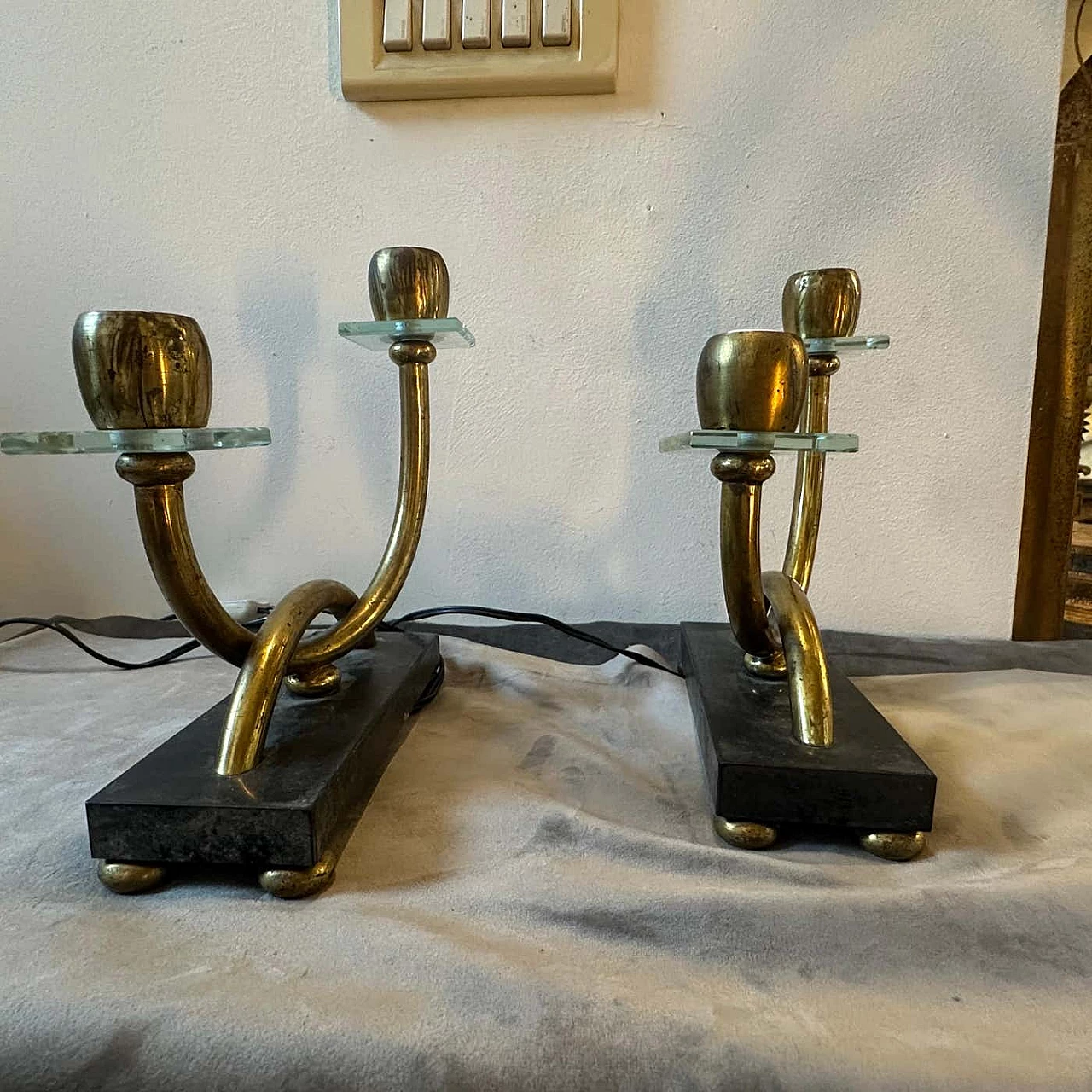 Pair of brass, marble and glass table lamps in the style of Gio Ponti, 1930s 3