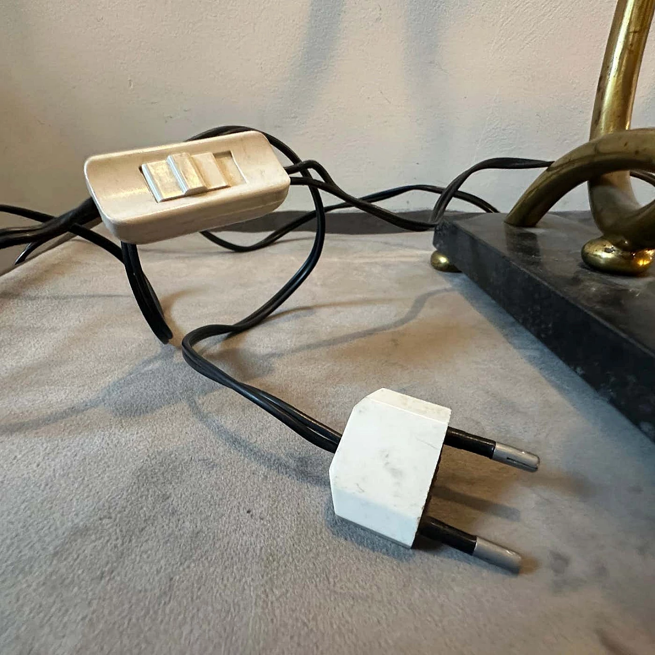 Pair of brass, marble and glass table lamps in the style of Gio Ponti, 1930s 6