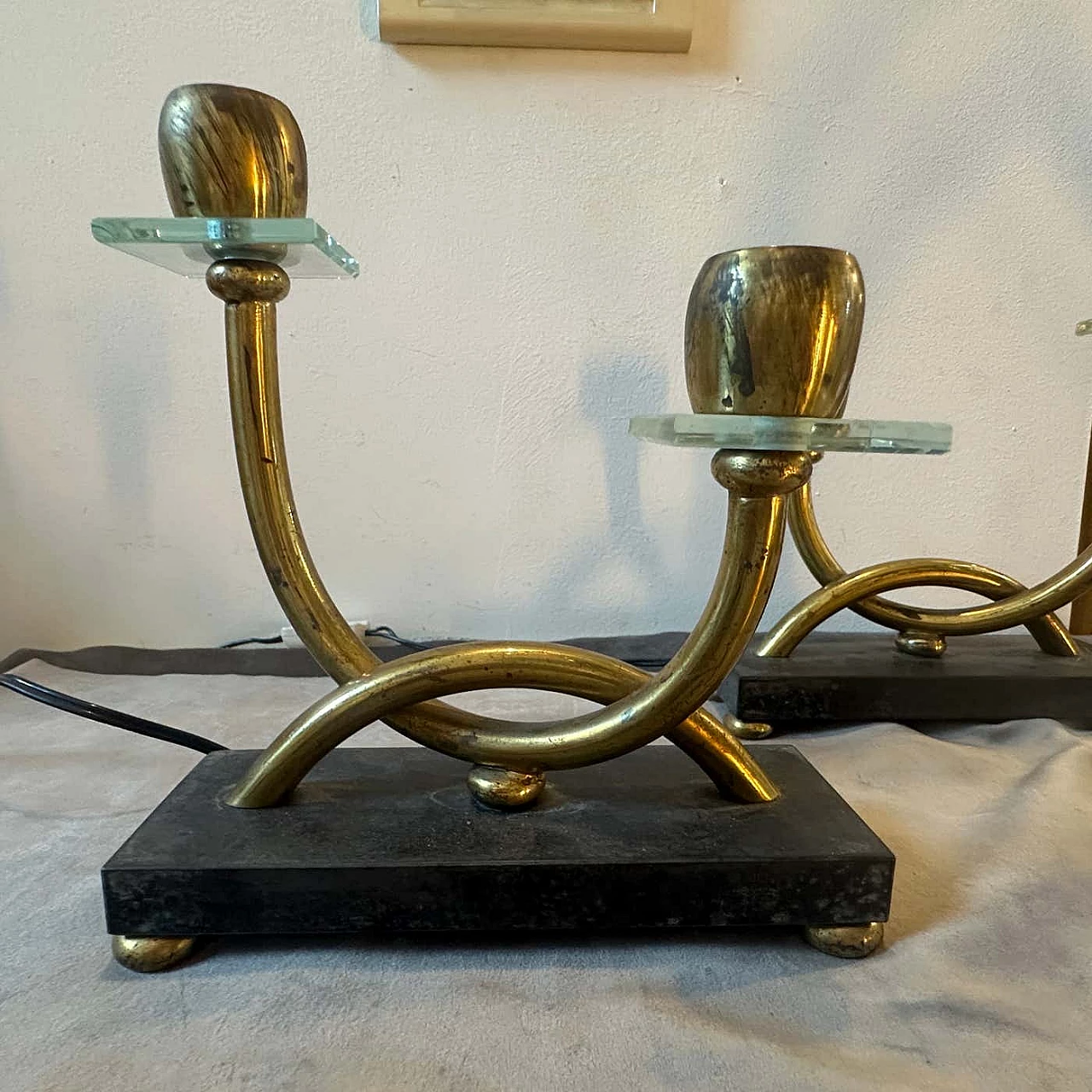 Pair of brass, marble and glass table lamps in the style of Gio Ponti, 1930s 7