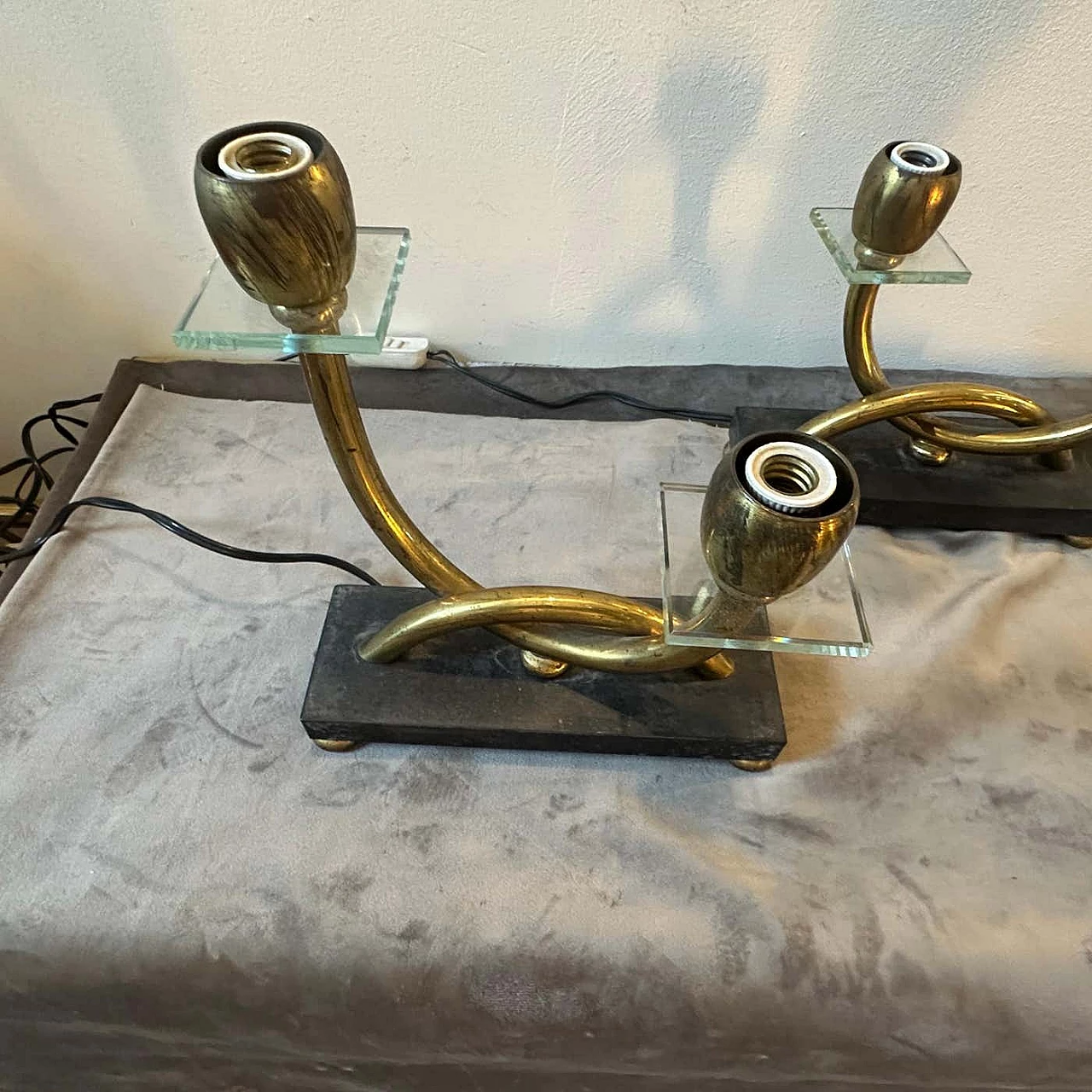 Pair of brass, marble and glass table lamps in the style of Gio Ponti, 1930s 11