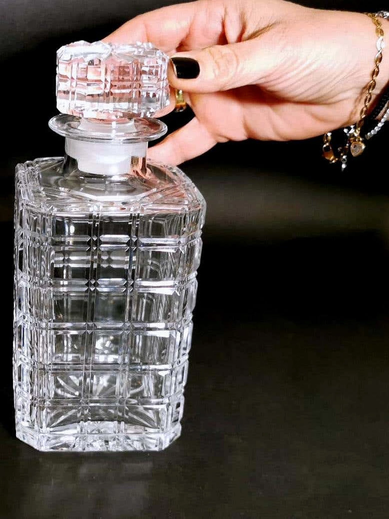 Whisky bottle in ground Florentine crystal, 1990s 19
