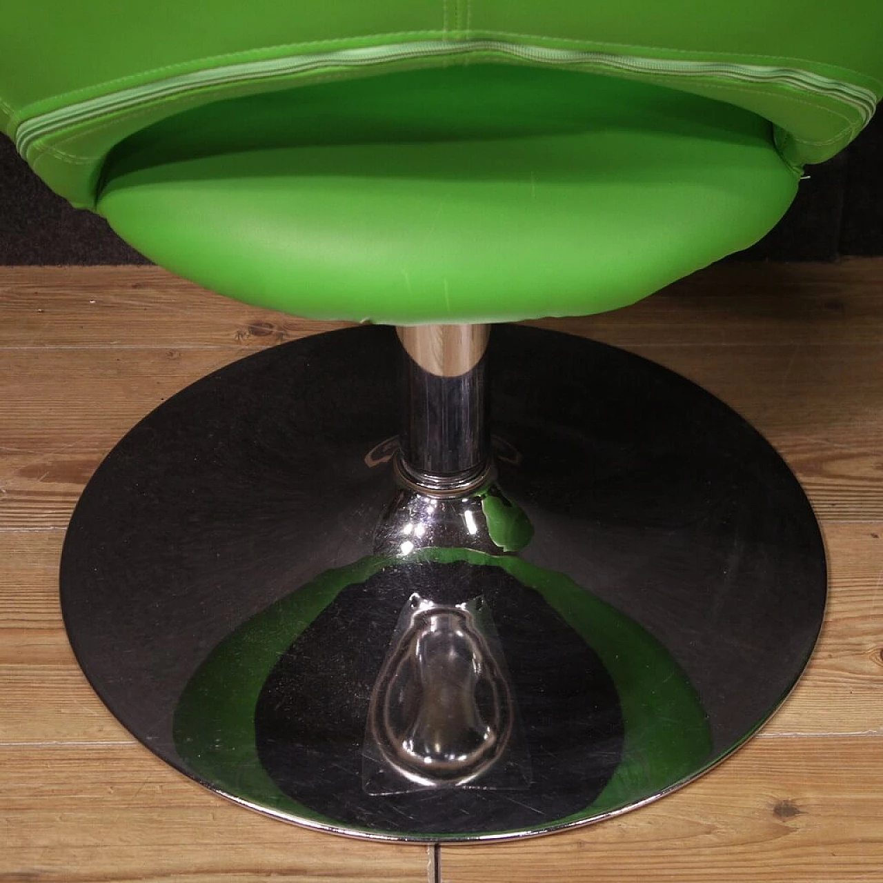 Pair of green faux leather armchairs with chrome-plated metal base, 1980s 6