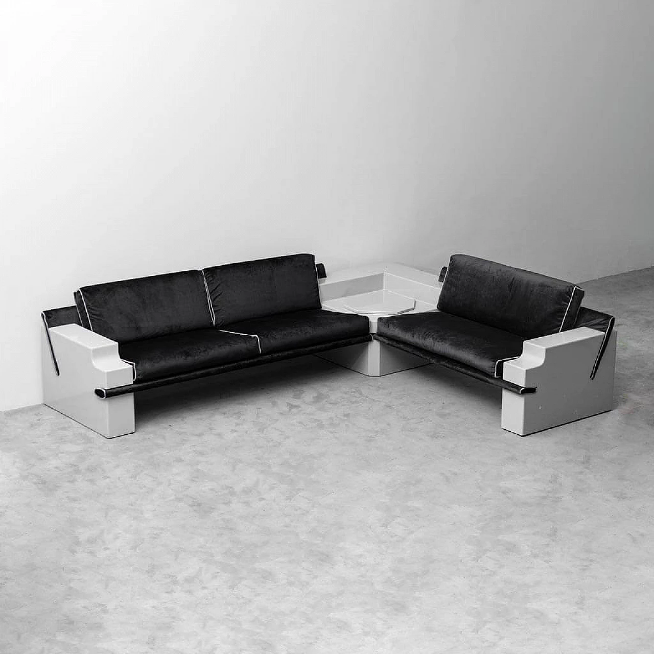 Plastic and velvet corner sofa by Arflex, 1970s 1