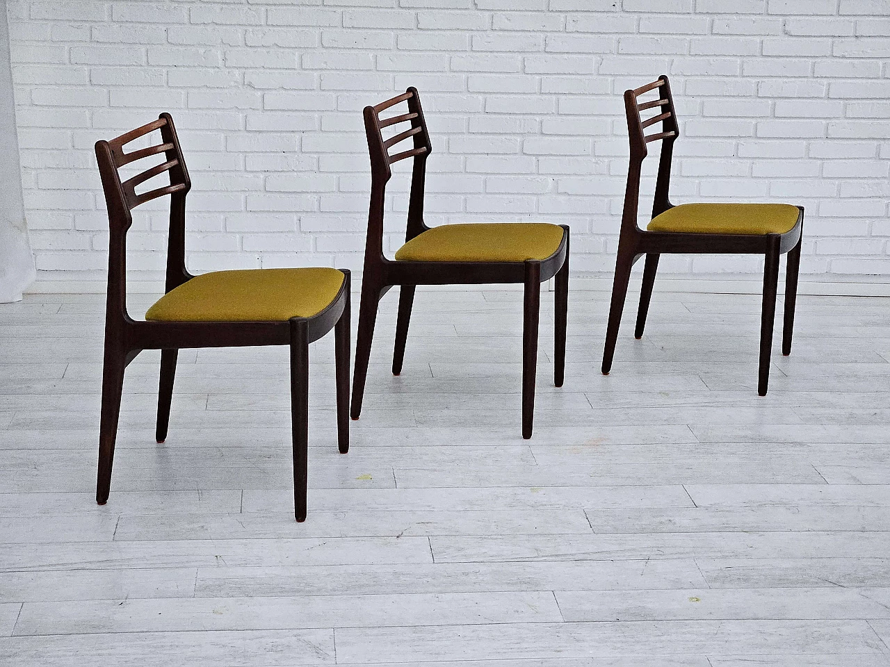 3 Chairs 101 by Johannes Andersen for Vamo Sønderborg, 1970s 1