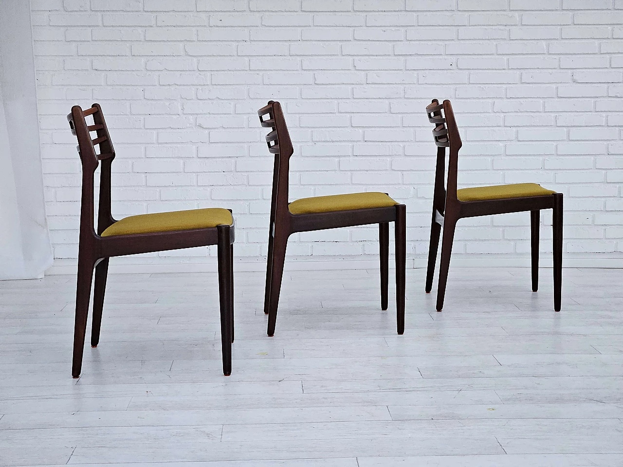 3 Chairs 101 by Johannes Andersen for Vamo Sønderborg, 1970s 2