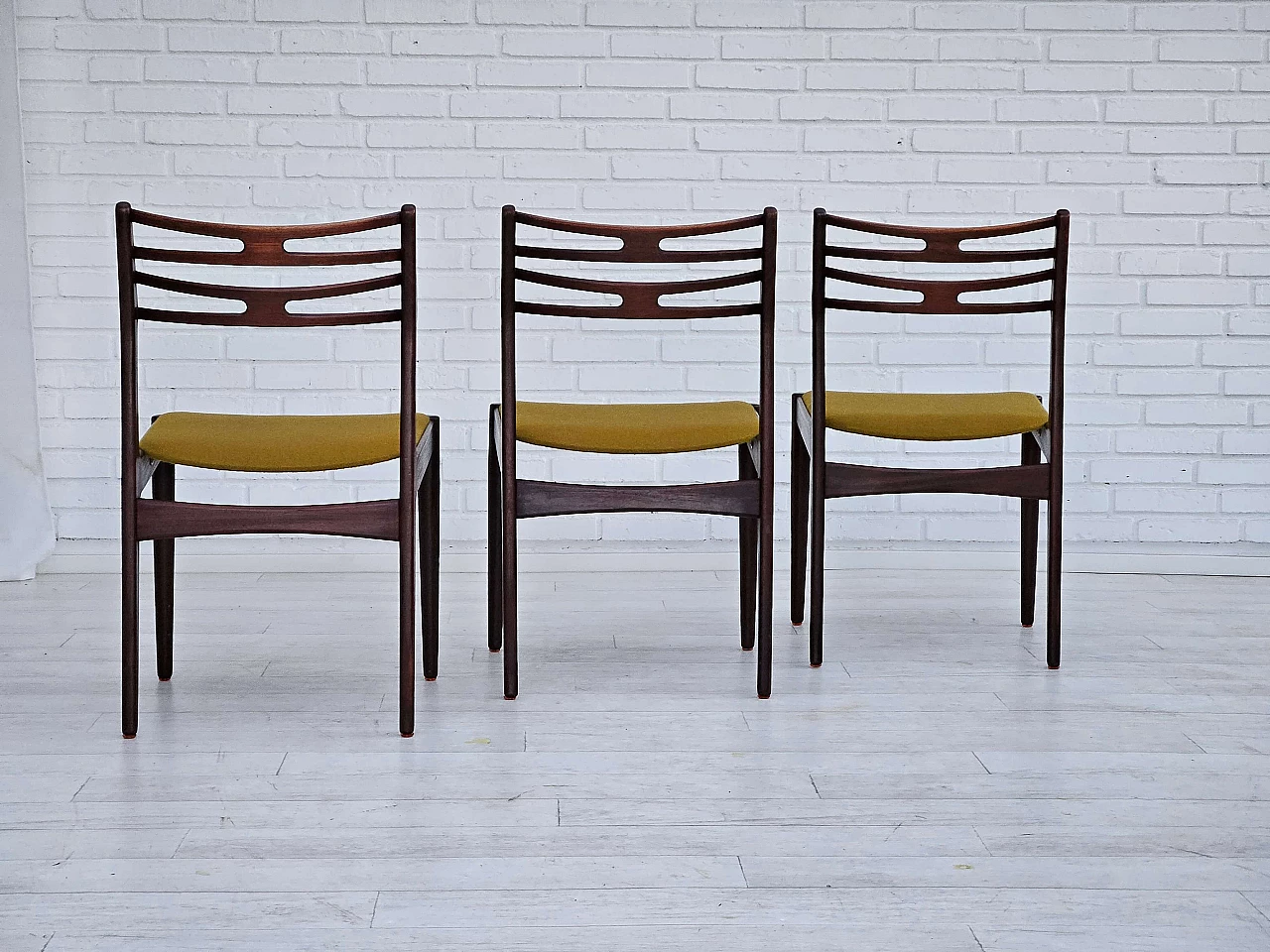 3 Chairs 101 by Johannes Andersen for Vamo Sønderborg, 1970s 4
