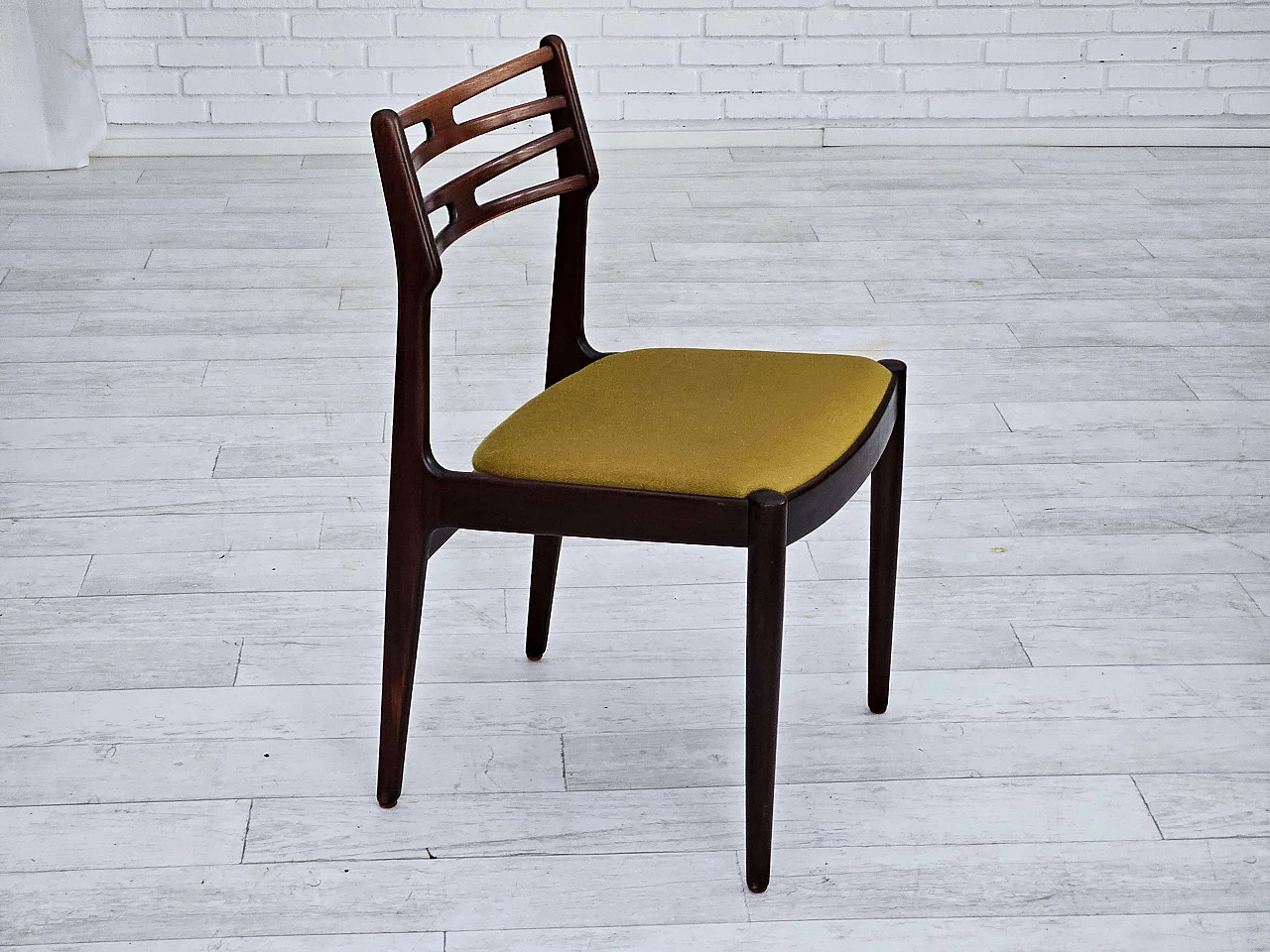 3 Chairs 101 by Johannes Andersen for Vamo Sønderborg, 1970s 5