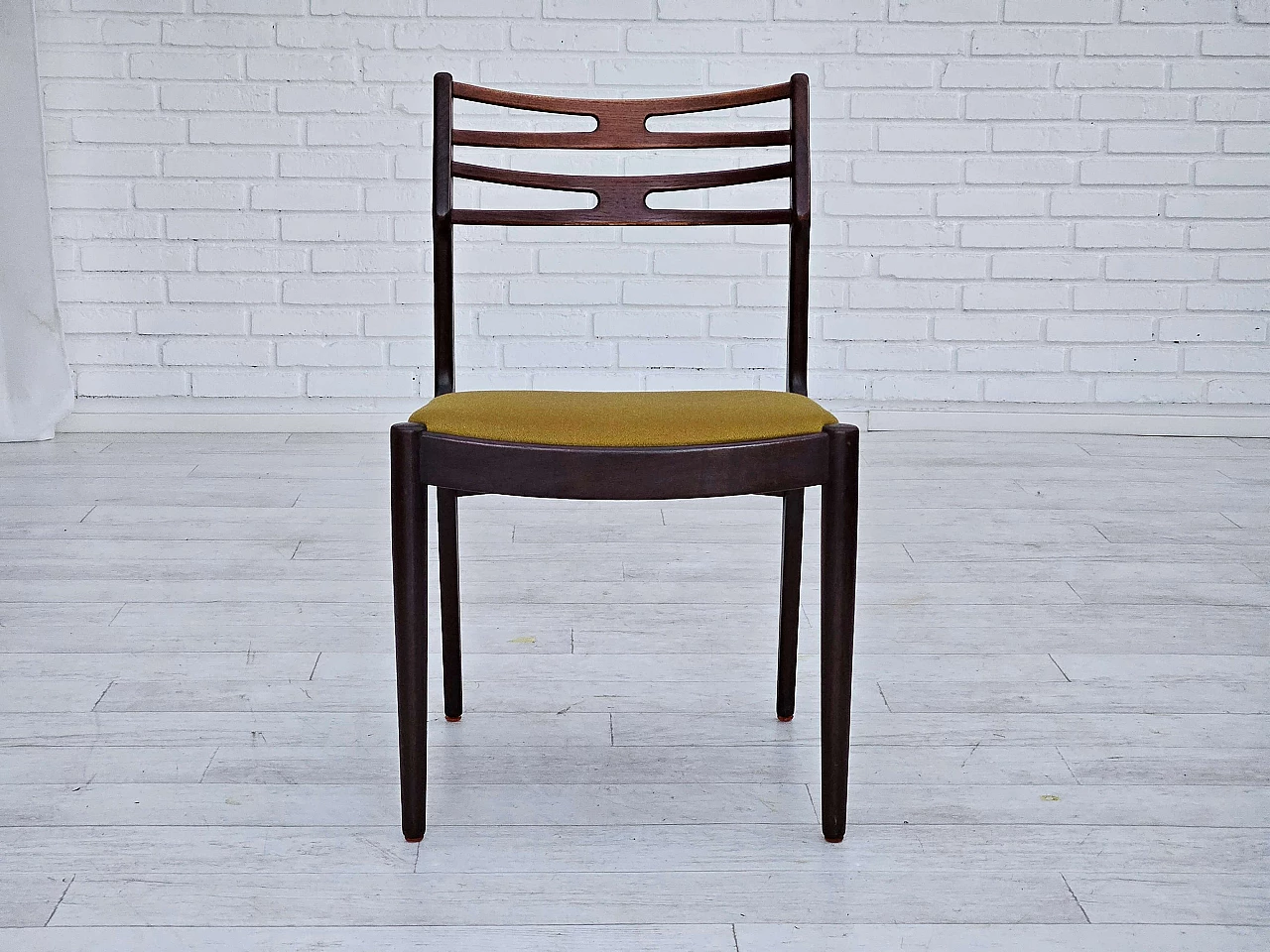 3 Chairs 101 by Johannes Andersen for Vamo Sønderborg, 1970s 8
