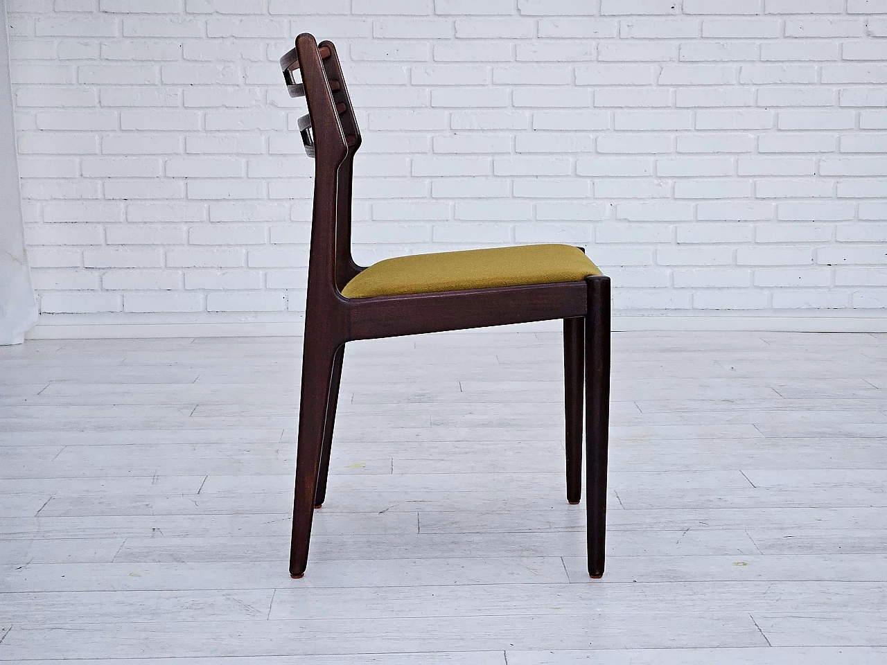 3 Chairs 101 by Johannes Andersen for Vamo Sønderborg, 1970s 9
