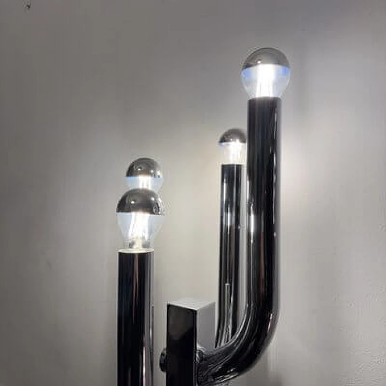 Lampada da tavolo in metallo, anni '70 5