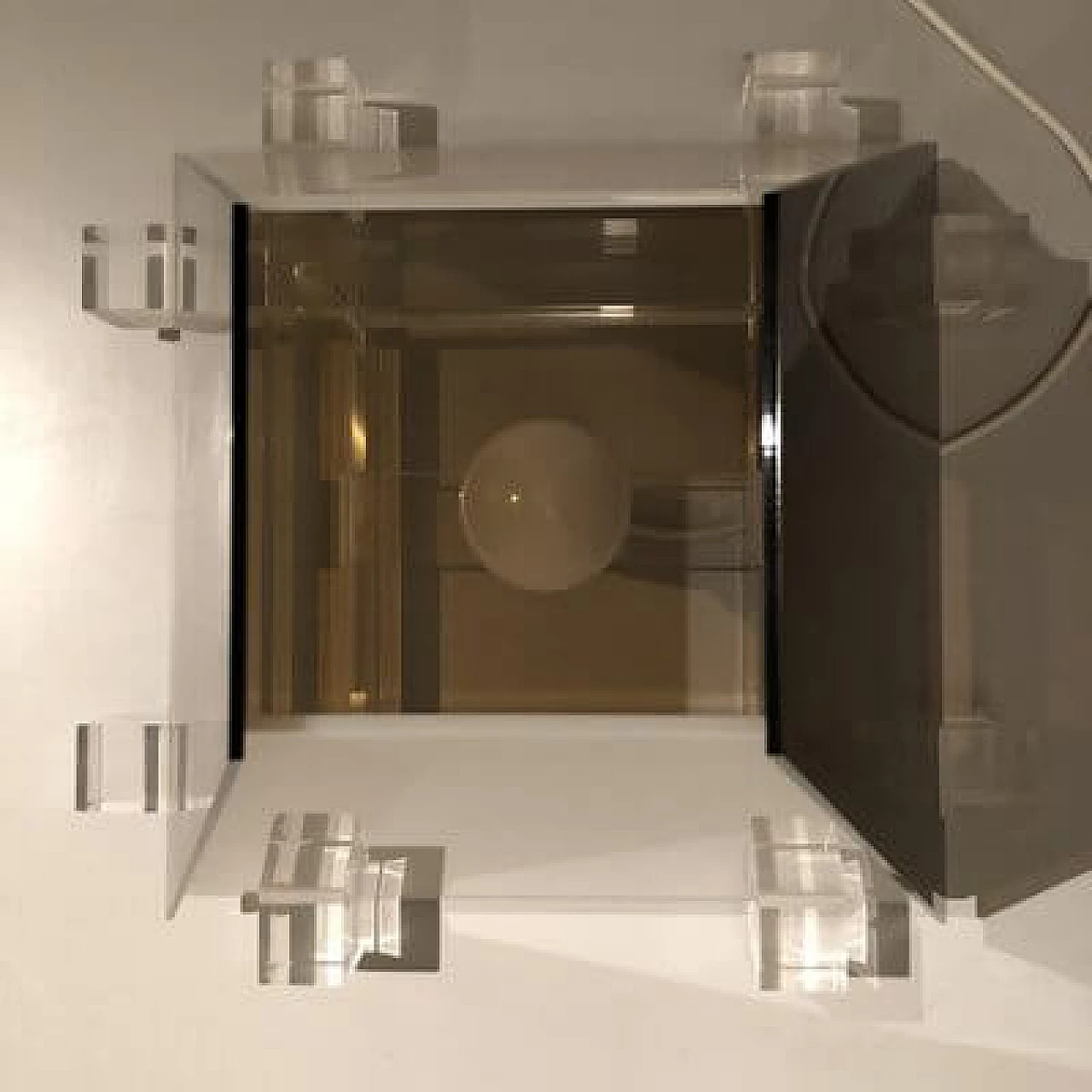 Lampada da tavolo in acrilico, anni '70 3