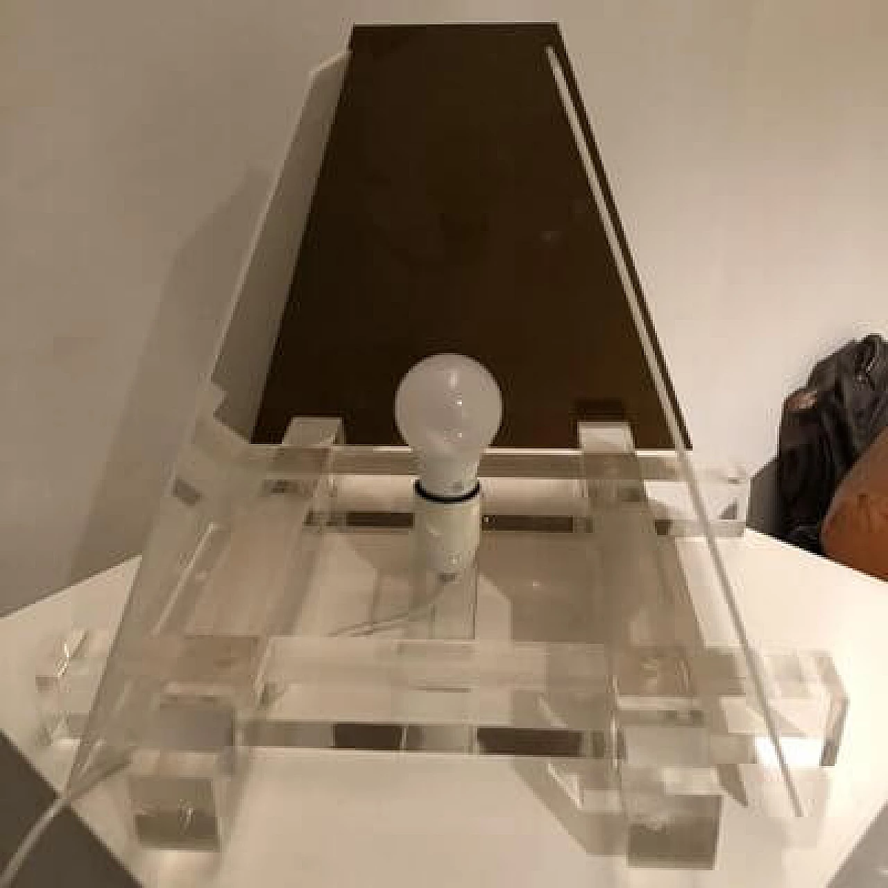 Lampada da tavolo in acrilico, anni '70 6