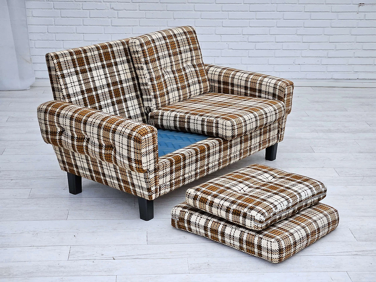 Danish two-seater plastic and fabric sofa, 1970s 10