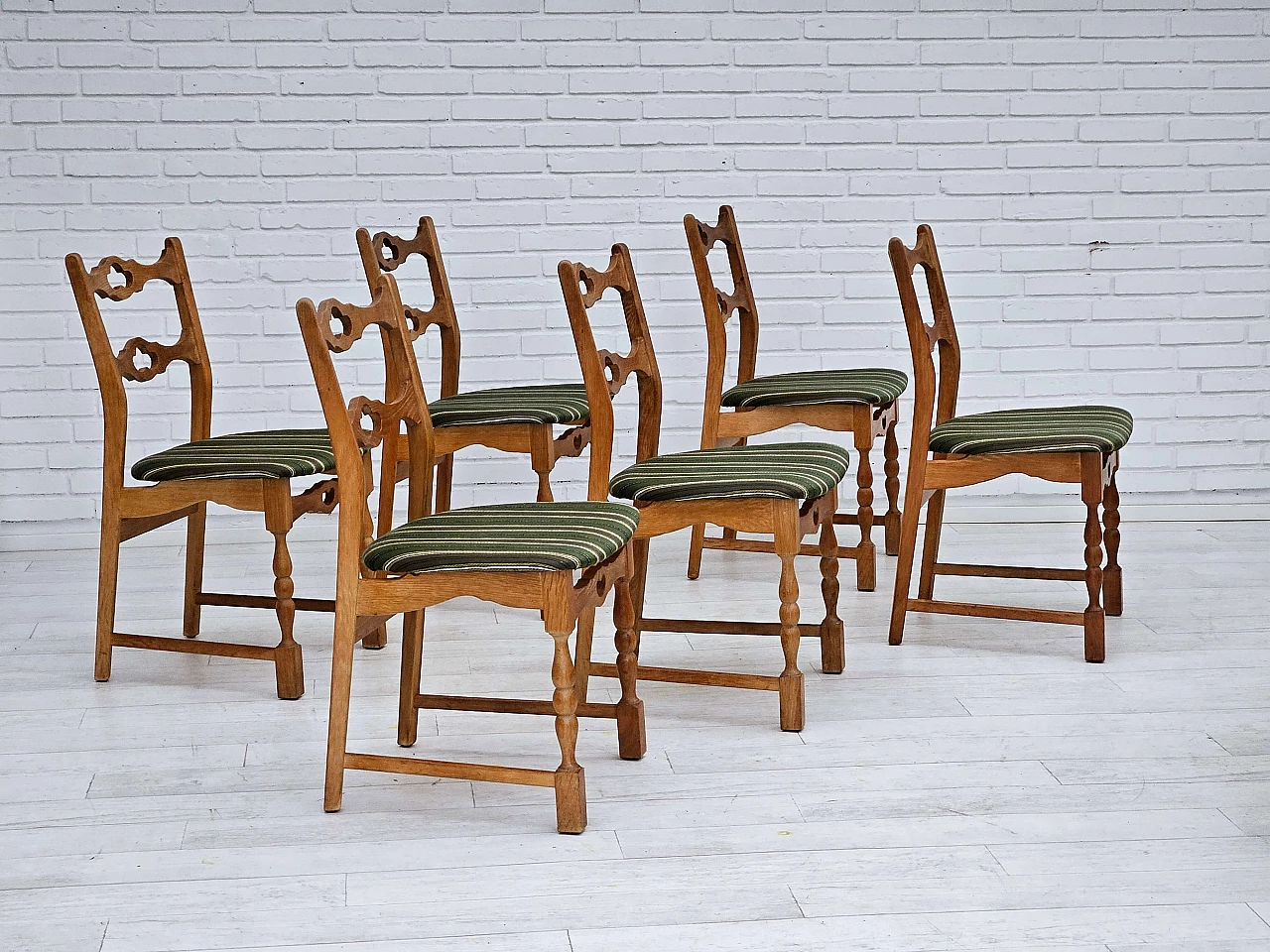 6 Danish chairs in oak and fabric, 1970s 1