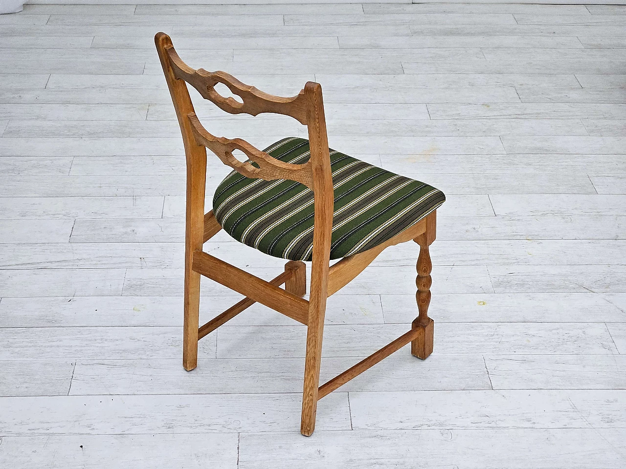 6 Danish chairs in oak and fabric, 1970s 11