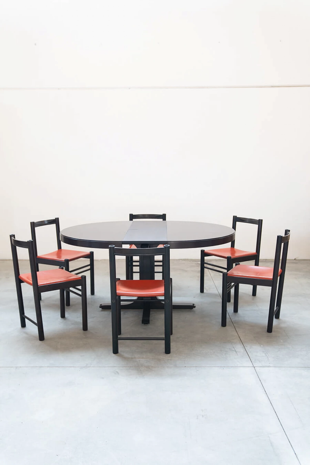 6 Chairs and table by Ibisco, 1970s 27