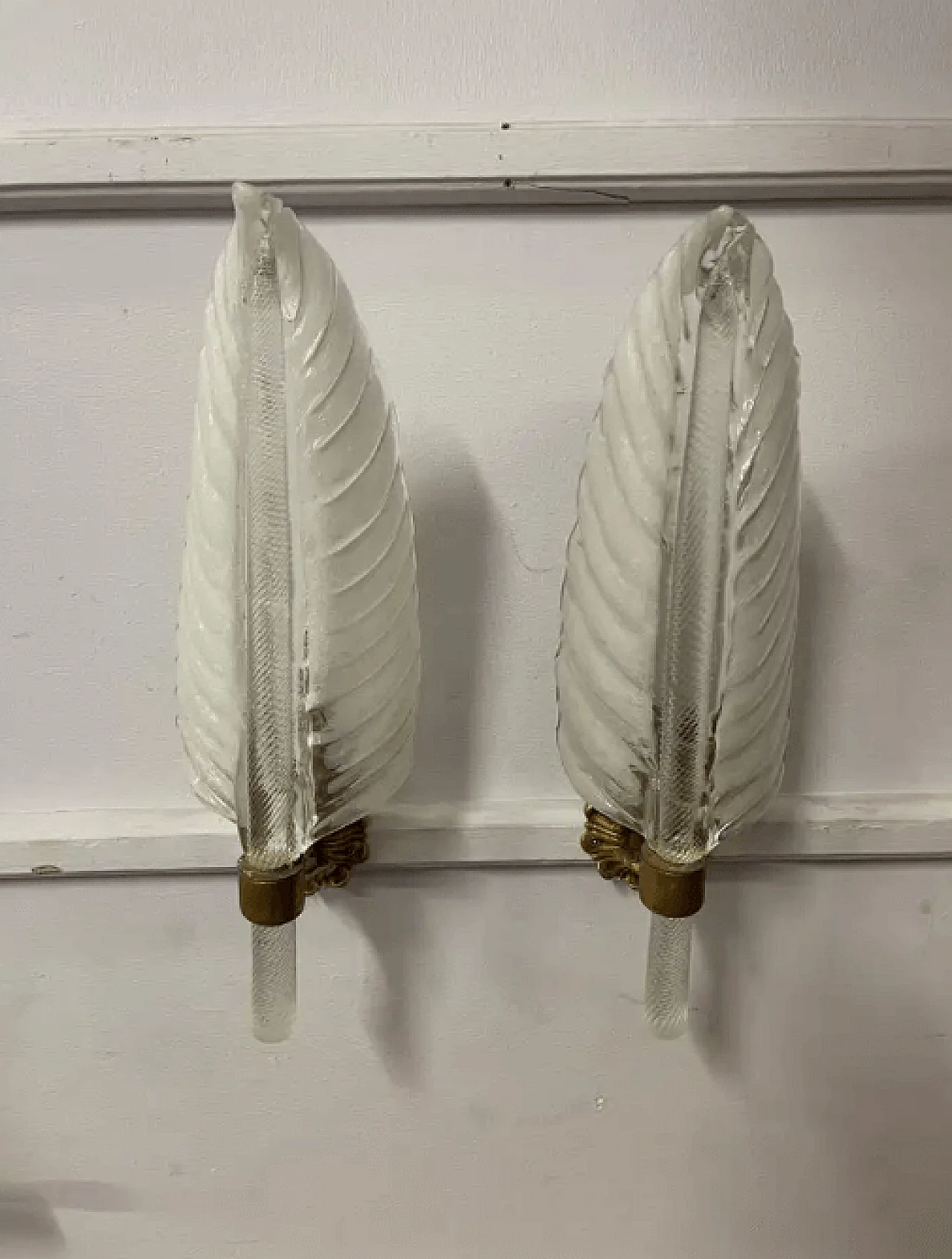 Pair of Seguso Murano blown glass leaf sconces, 1940s 2