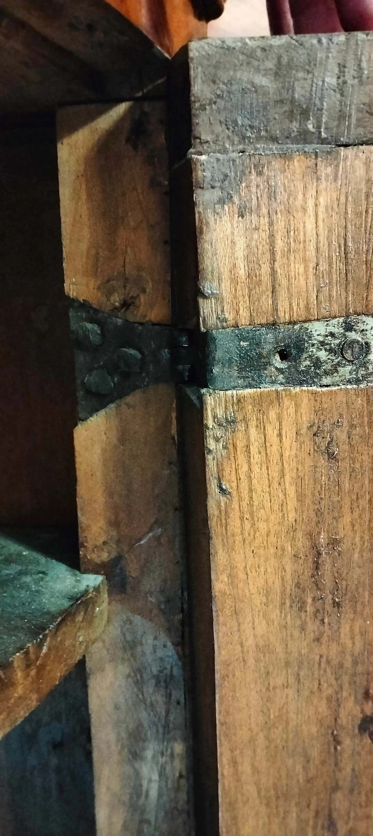 Angoliera Luigi XIV in ebano e marmo Giallo Siena, '700 10