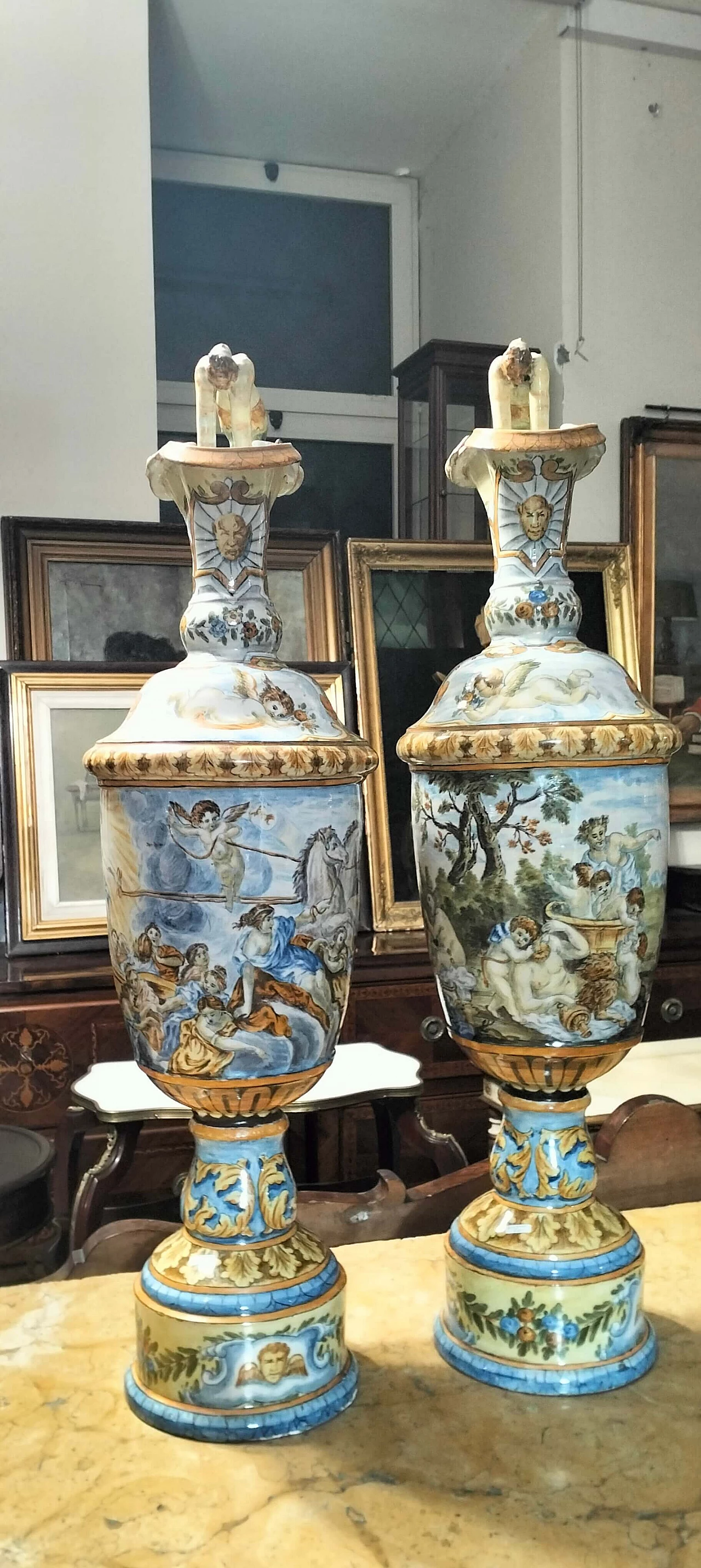 Coppia di vasi Napoleone III in ceramica dipinta a mano, '800 2