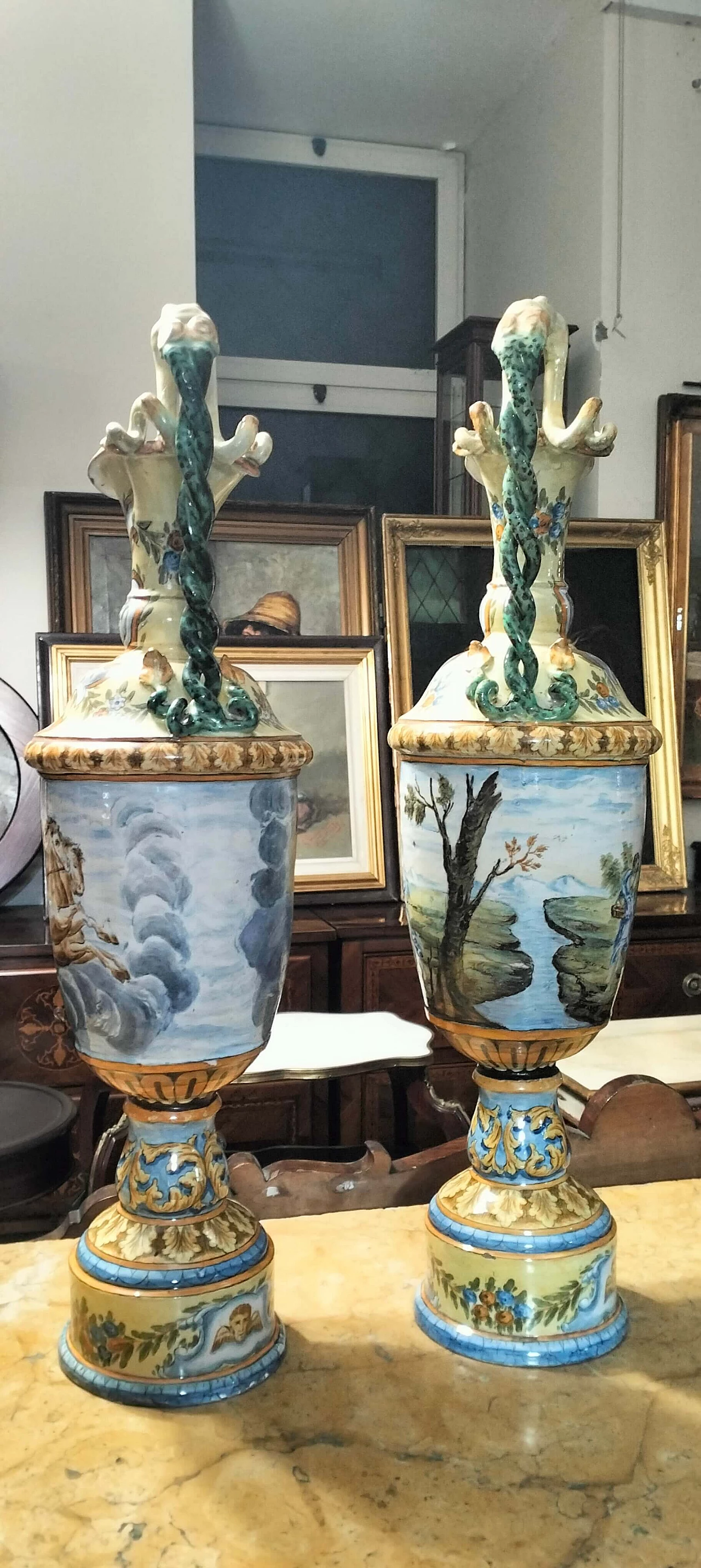 Coppia di vasi Napoleone III in ceramica dipinta a mano, '800 3