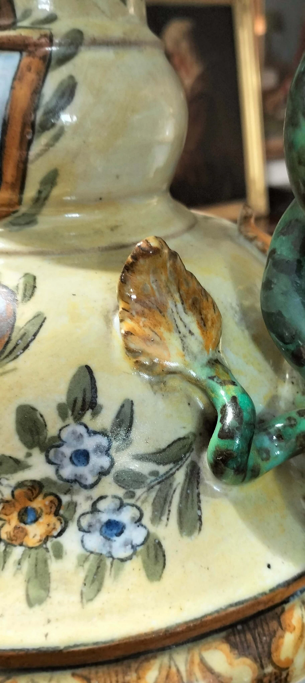 Coppia di vasi Napoleone III in ceramica dipinta a mano, '800 11