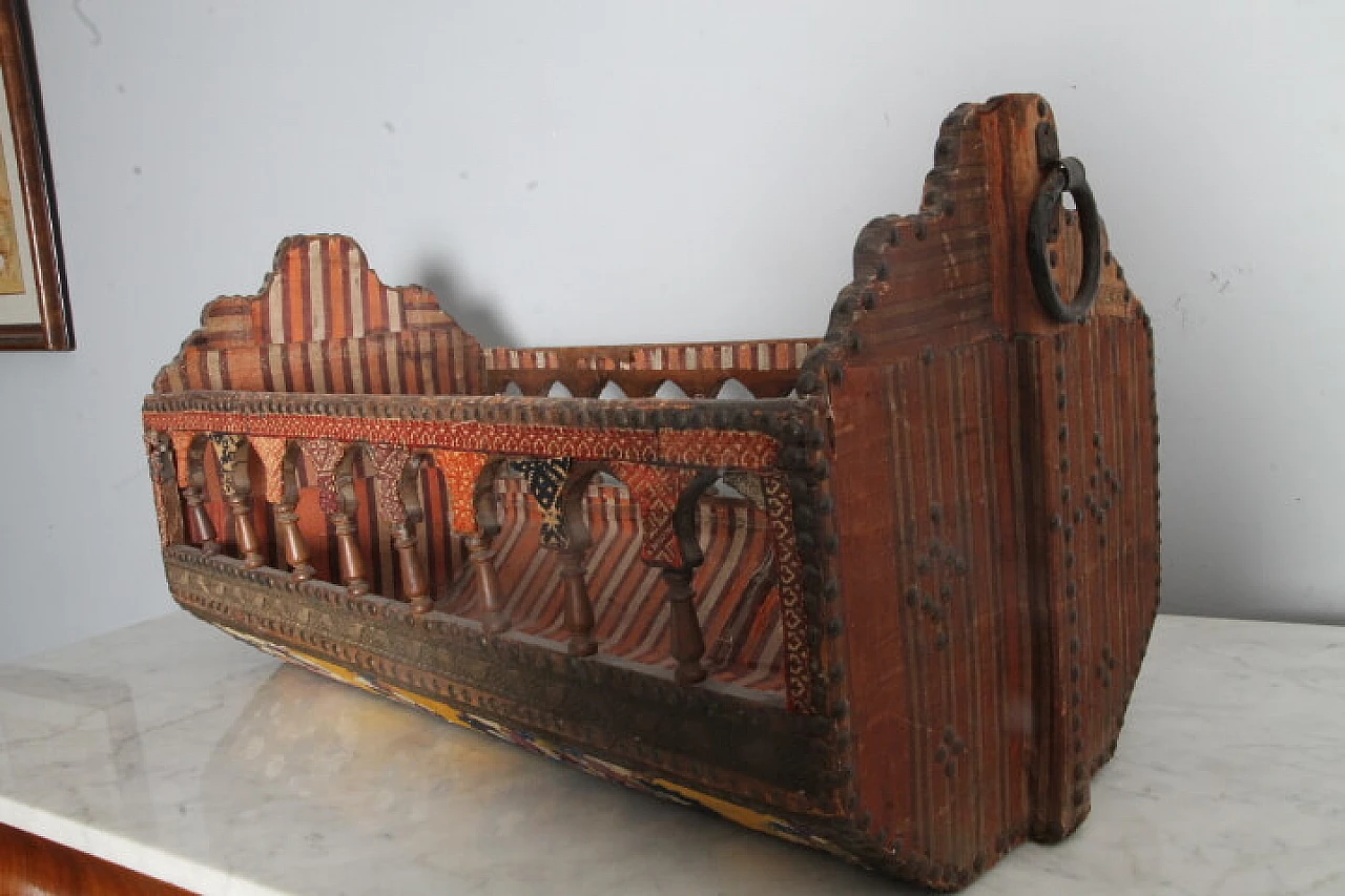 Florentine carved wood and fabric cradle, 17th century 1