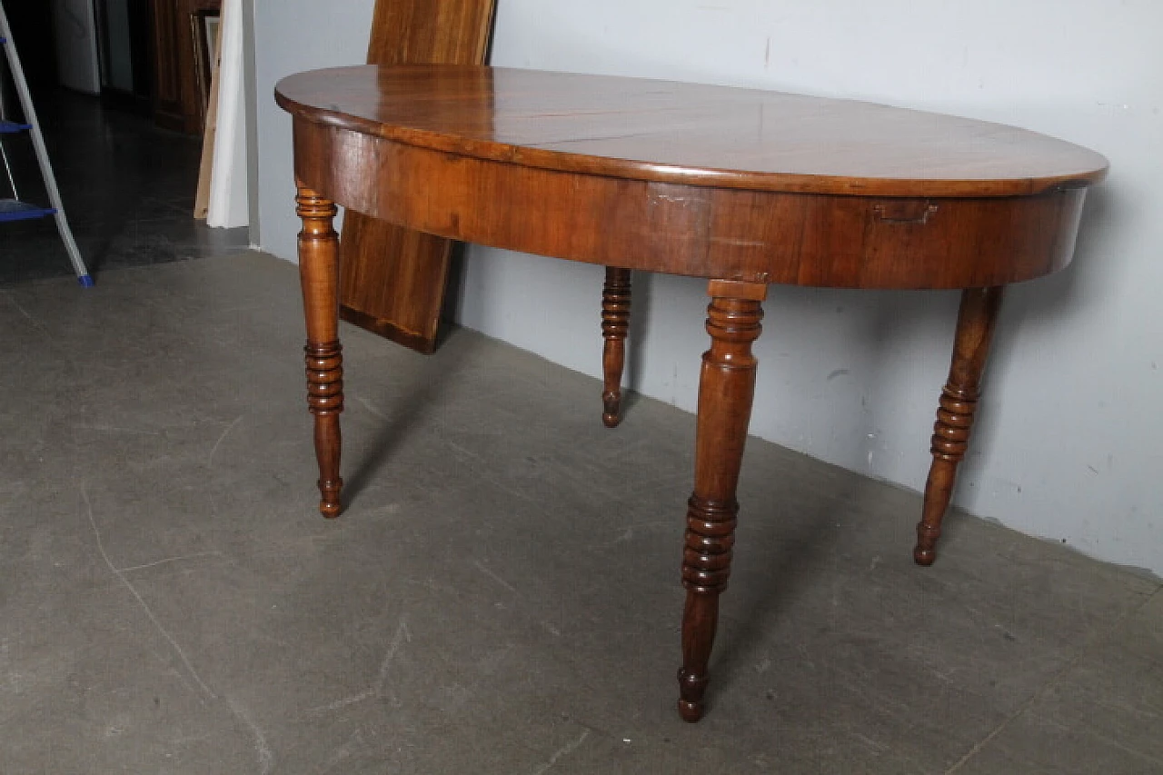 Tuscan oval solid walnut extendable table, mid-19th century 6